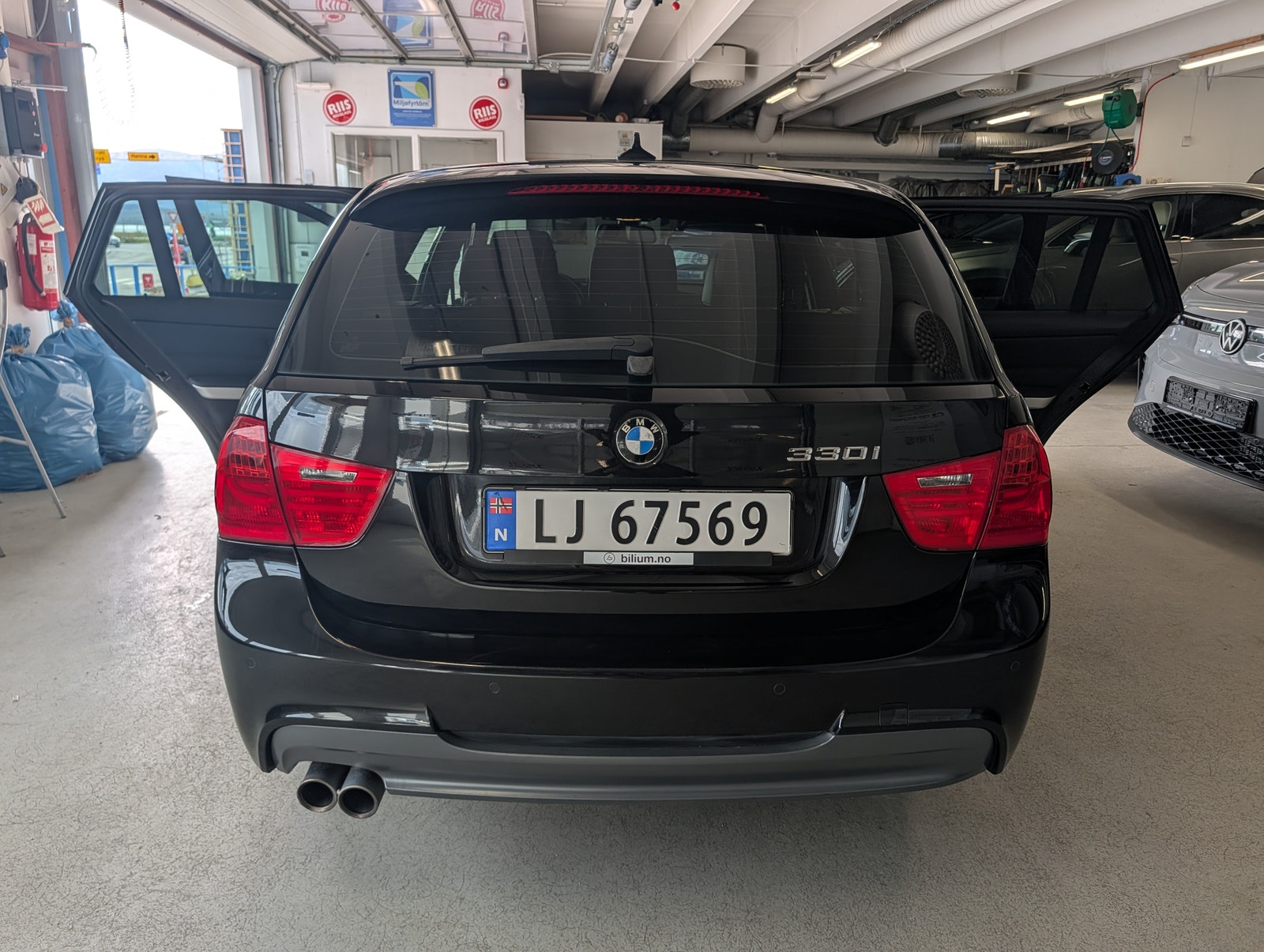 BMW 330i xDrive Touring Automatic, 6-trins, 272ps, 2009