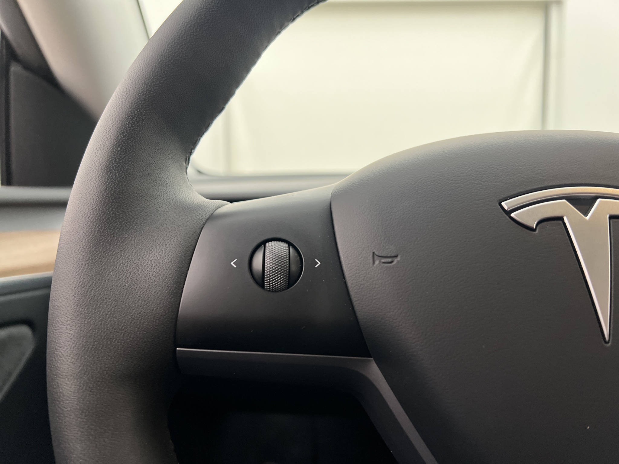 Tesla Model Y Long Range AWD, 514ps, 2025