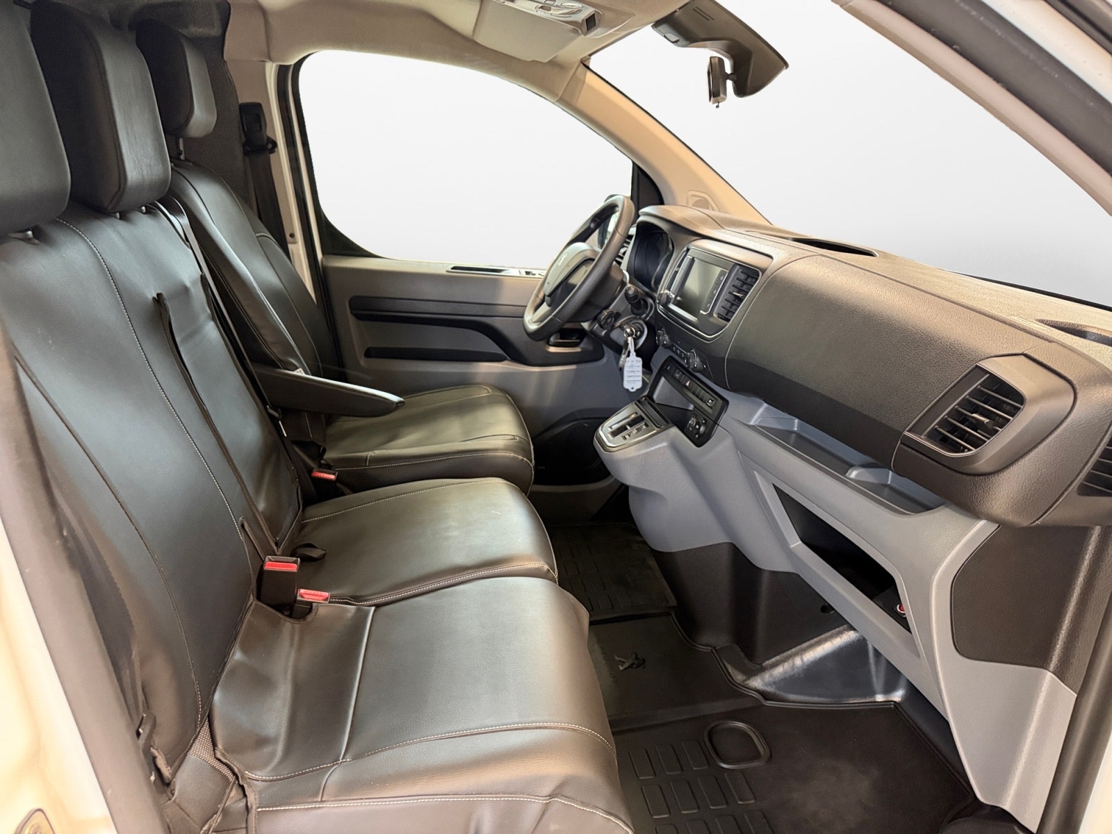 Peugeot e-Expert 75, 136ps, 2022