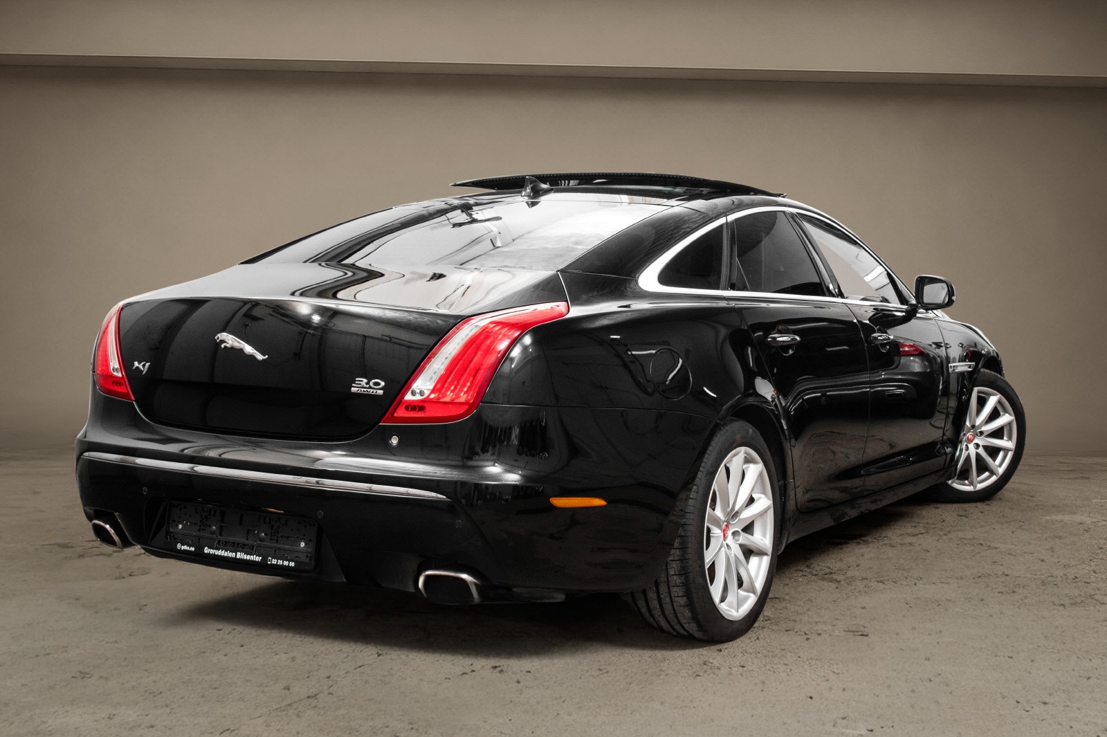 Jaguar XJ 3.0 V6 AWD Automatic, 340hp, 2014
