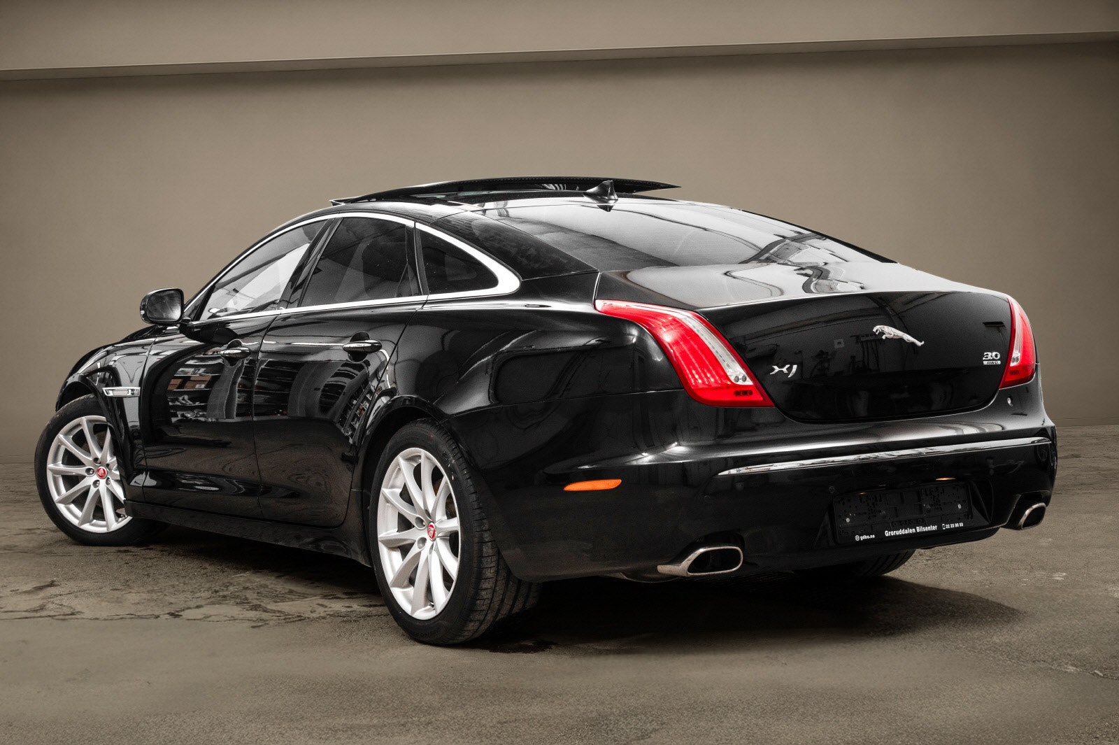 Jaguar XJ 3.0 V6 AWD Automatic, 340hp, 2014
