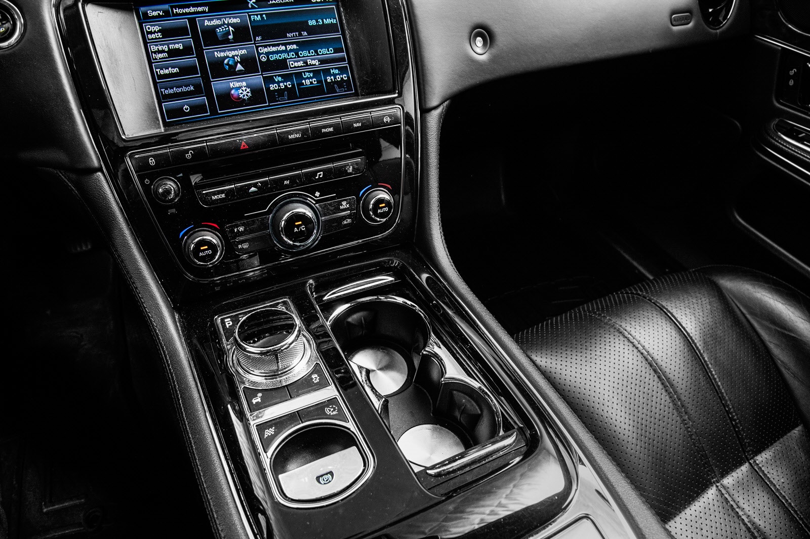 Jaguar XJ 3.0 V6 AWD Automatic, 340hp, 2014