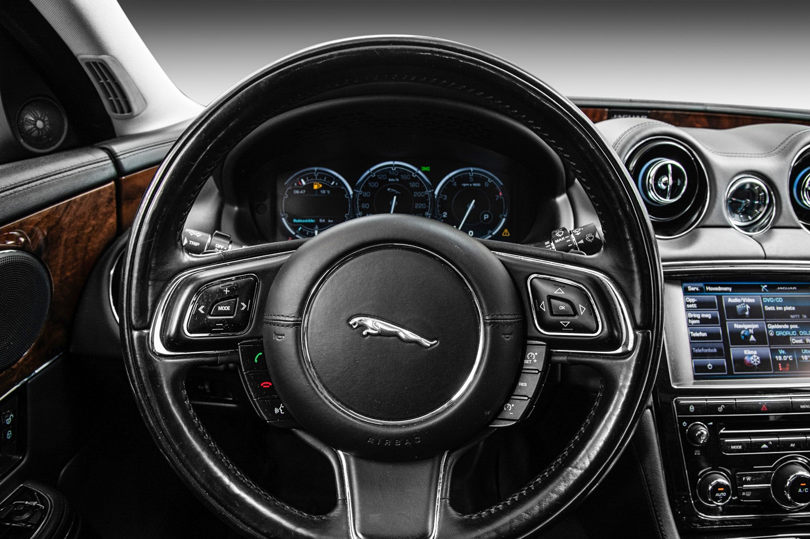 Jaguar XJ 3.0 V6 AWD Automatic, 340hp, 2014