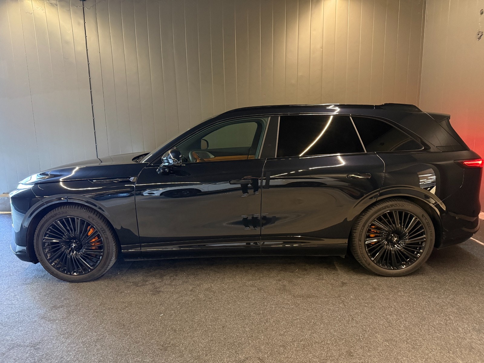 XPENG G9 Performance, 575ps, 2025
