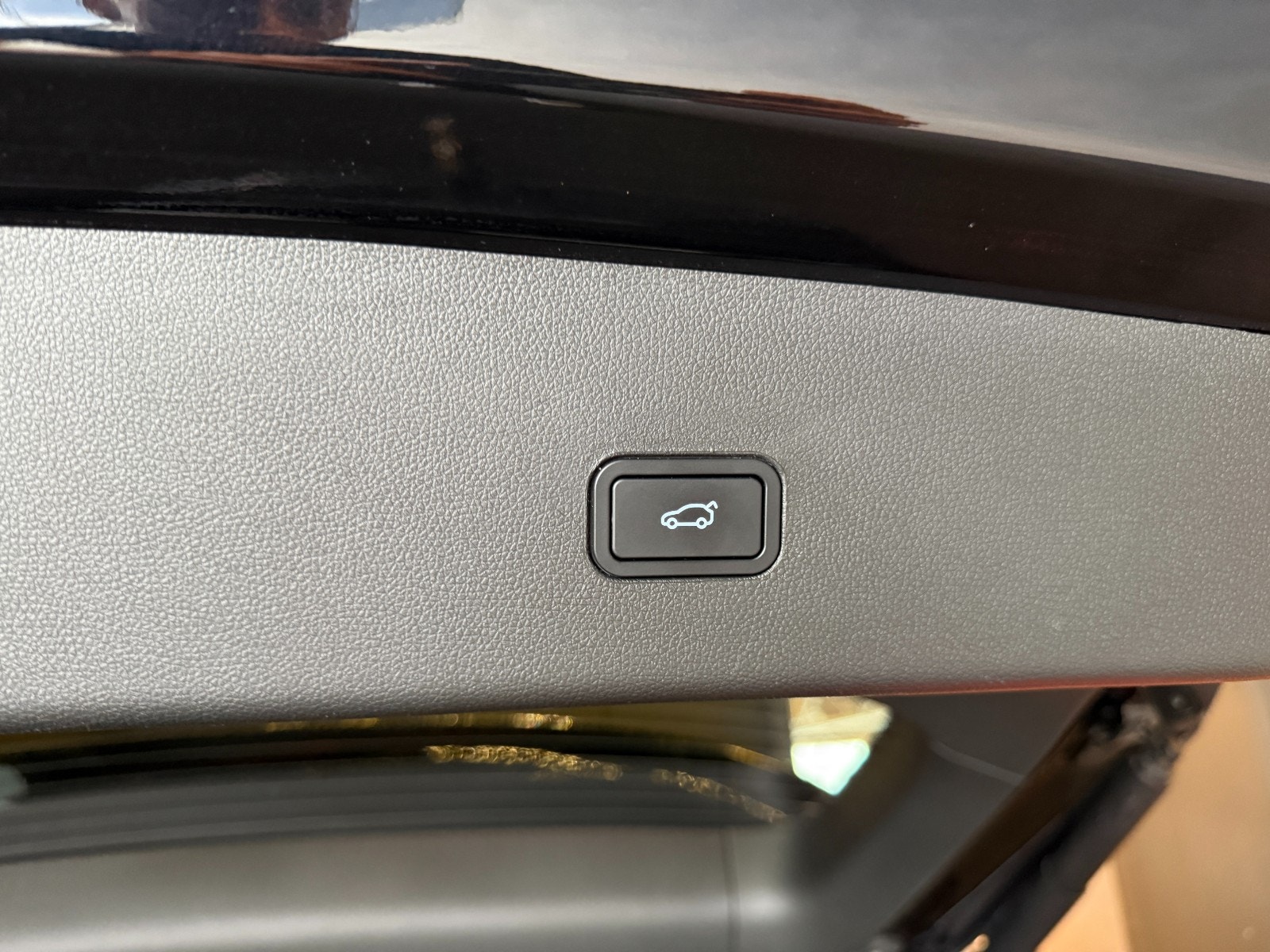 XPENG G9 Performance, 575ps, 2025