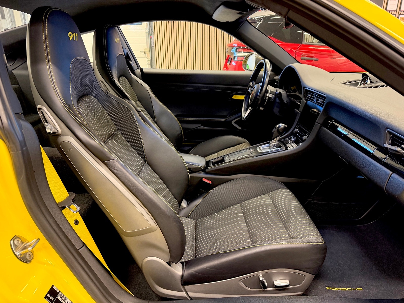 Porsche 911 Carrera PDK, 7-trins, 370ps, 2018