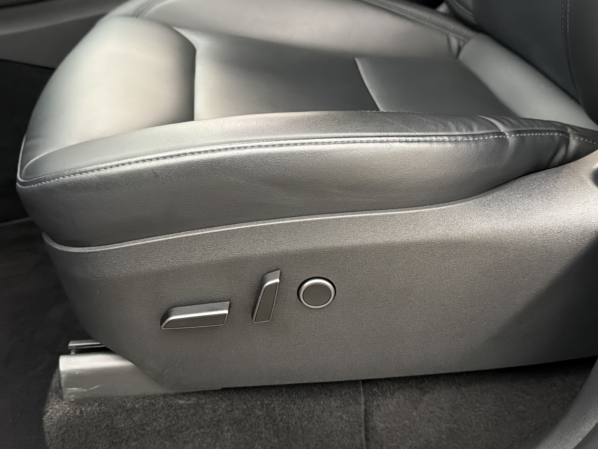 Tesla Model Y Performance, 534ps, 2024