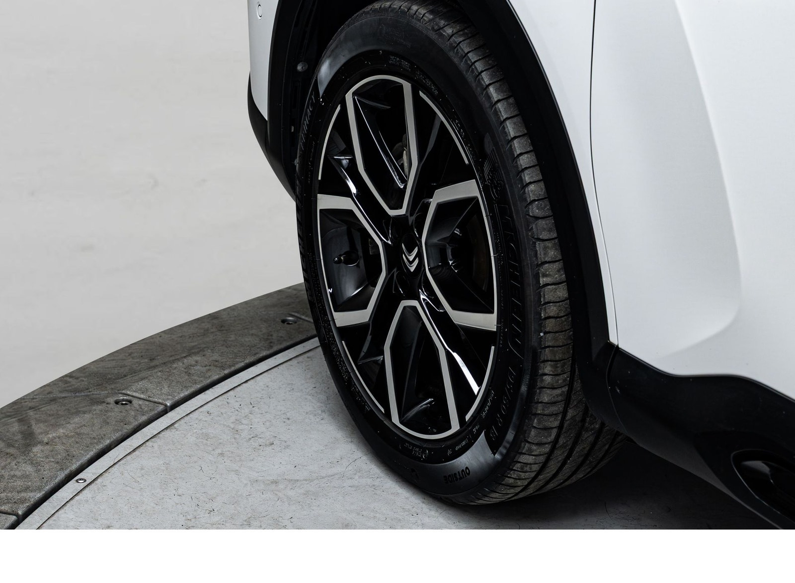 Citroën ë-C4, 136hp, 2023