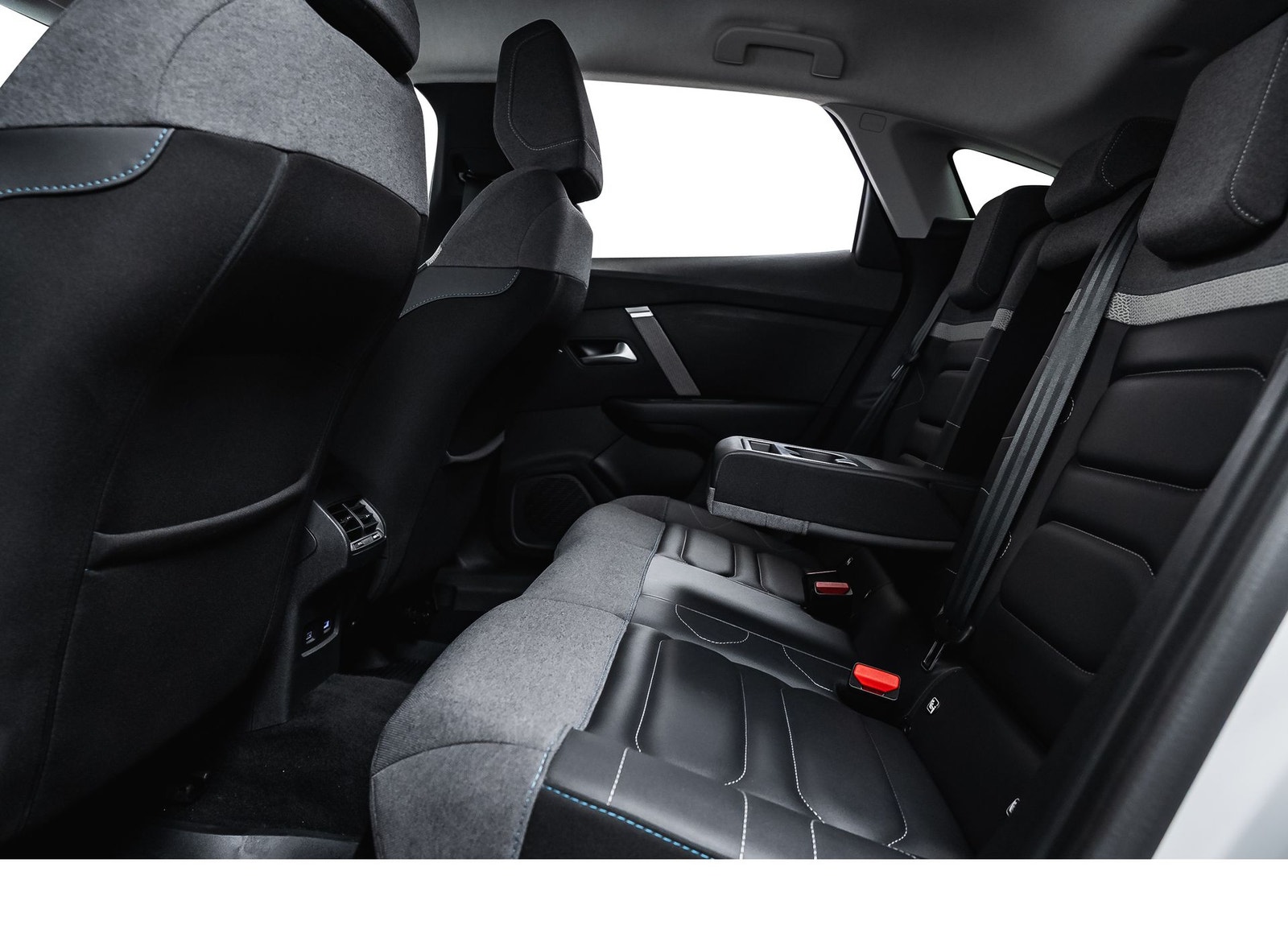 Citroën ë-C4, 136hp, 2023