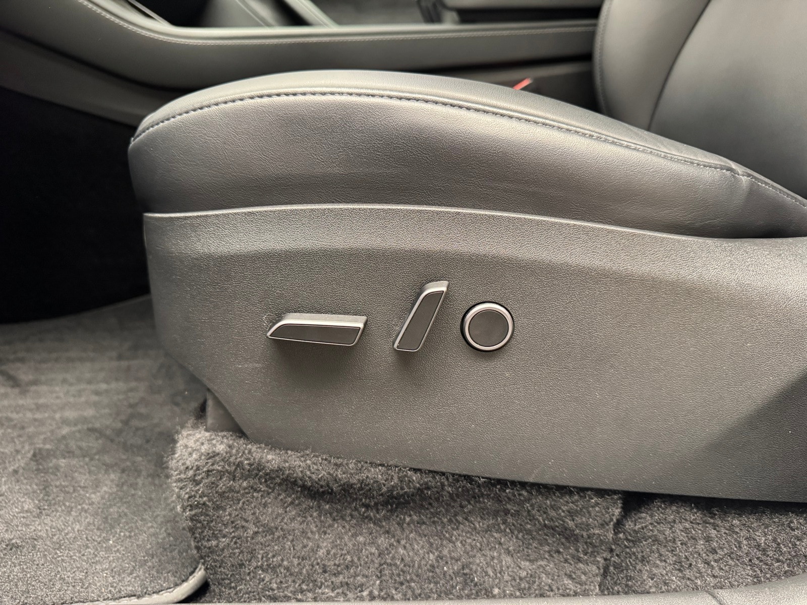 Tesla Model Y Long Range AWD, 514ps, 2024