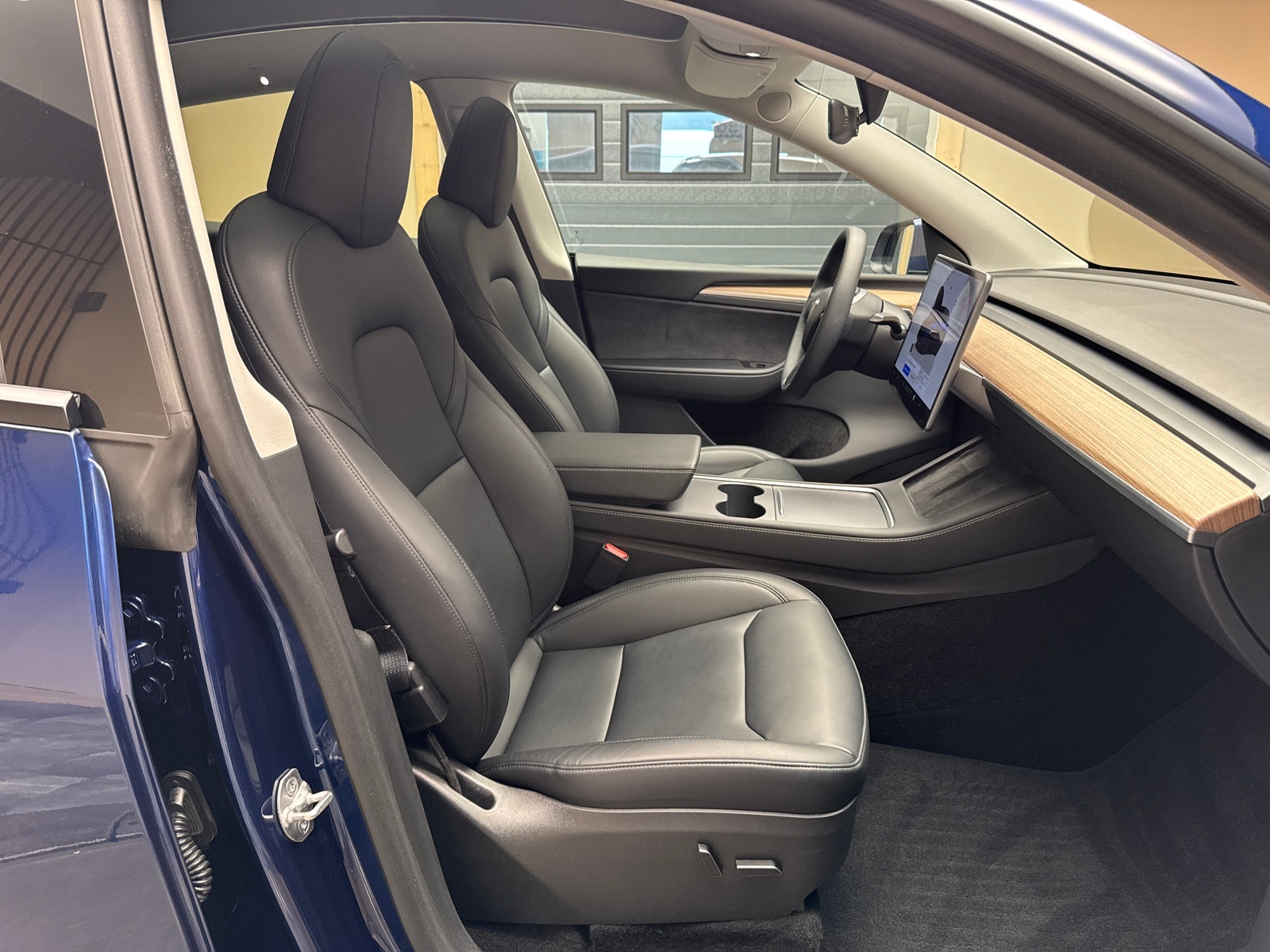 Tesla Model Y Long Range AWD, 514ps, 2024