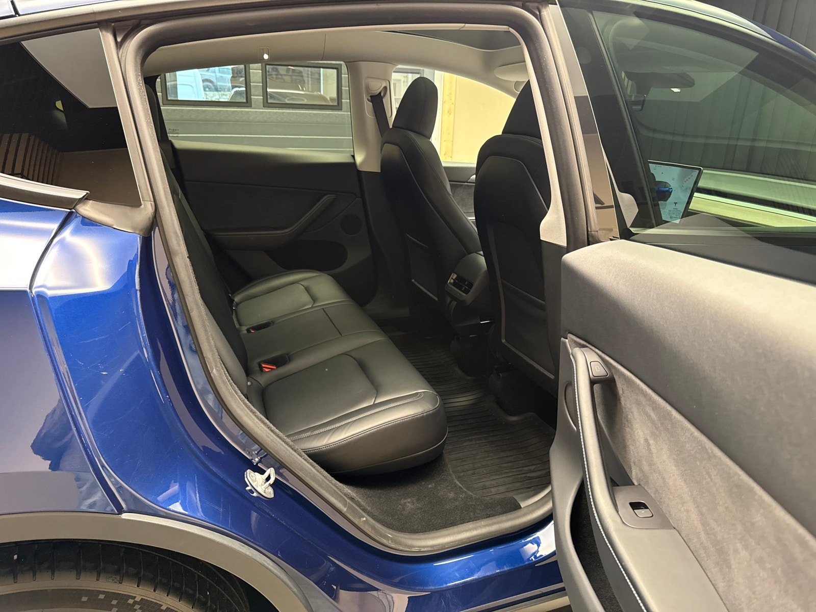 Tesla Model Y Long Range AWD, 514ps, 2024