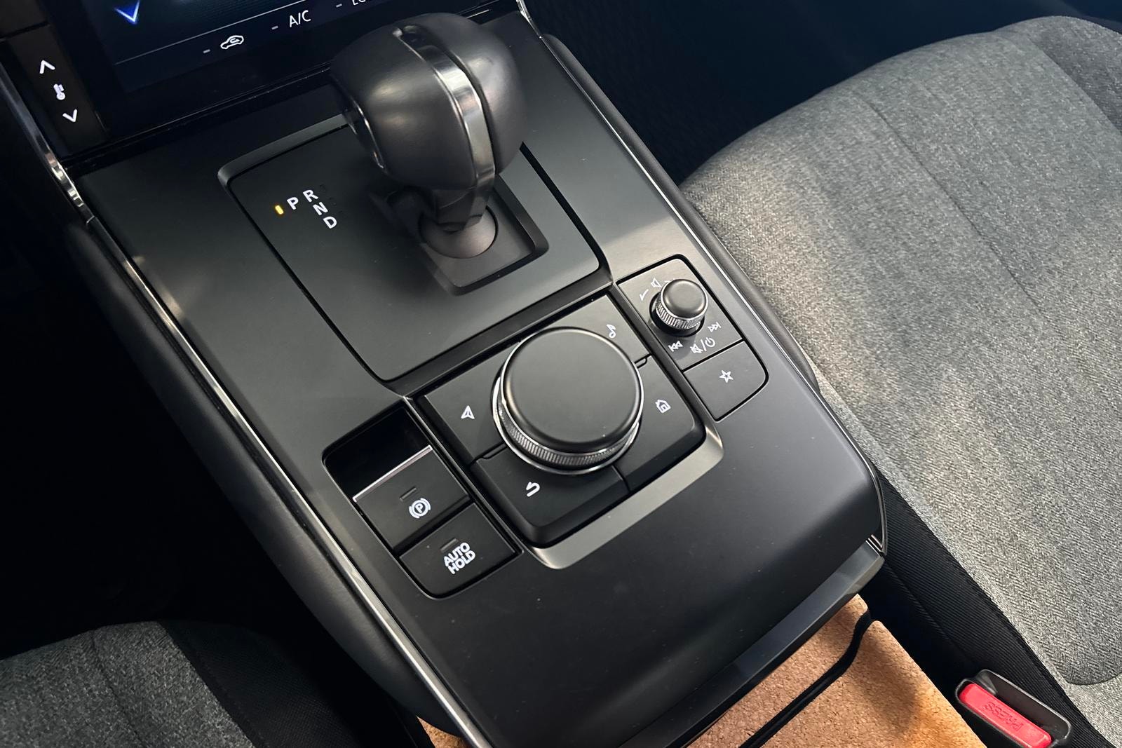 Mazda MX-30 e-Skyactiv EV, 143hp, 2023