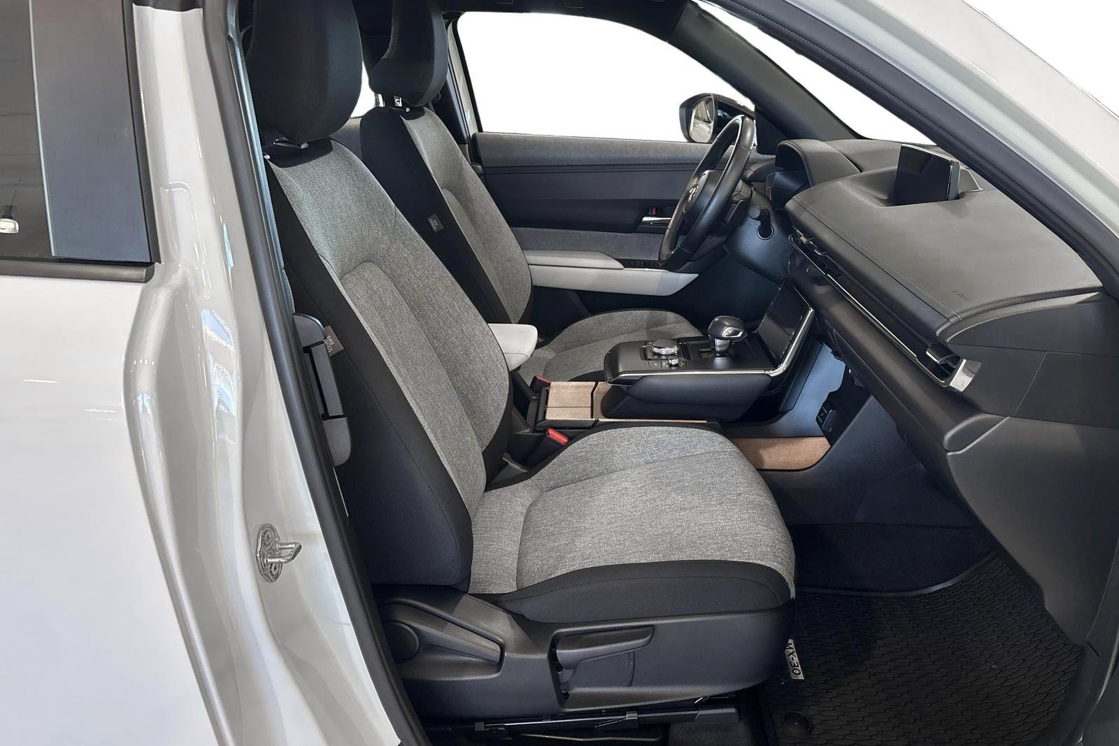 Mazda MX-30 e-Skyactiv EV, 143hp, 2023