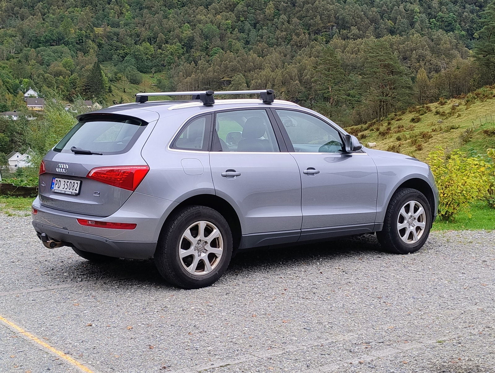 Audi Q5 2.0 TDI DPF quattro Manual, 143hp, 2011