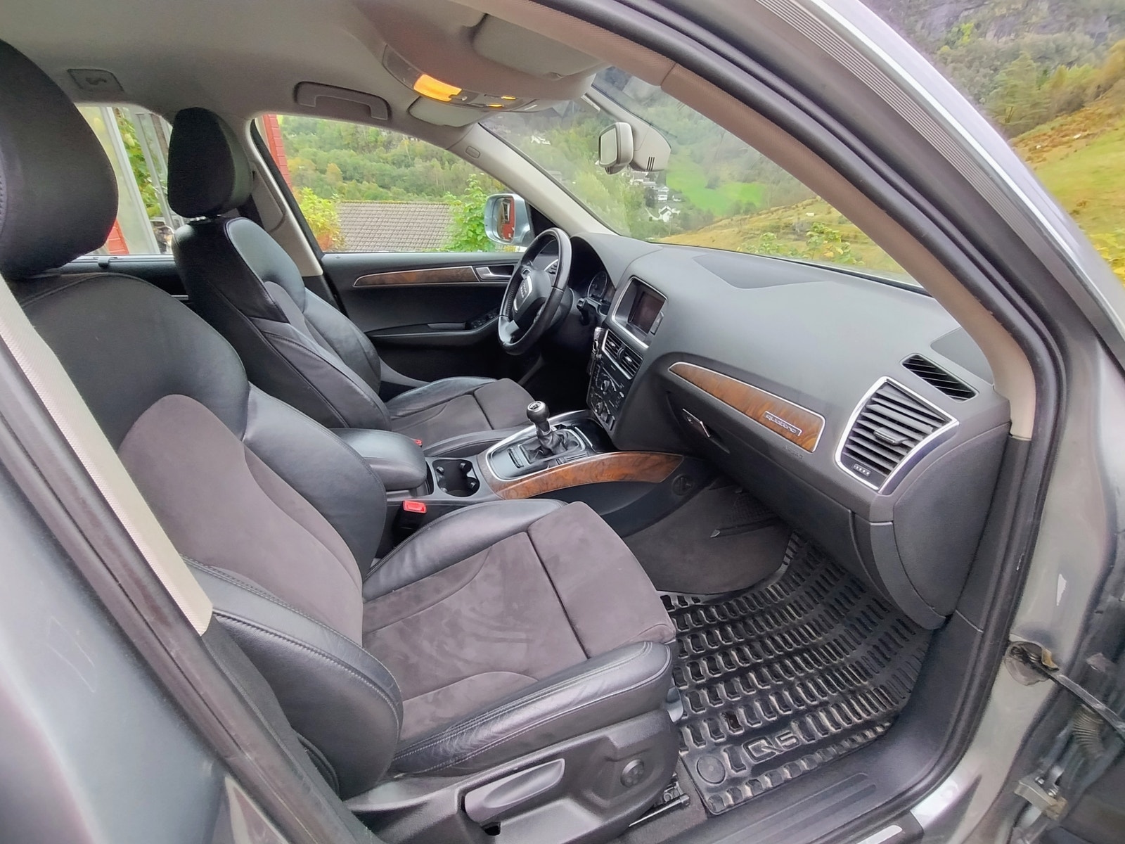 Audi Q5 2.0 TDI DPF quattro Manual, 143hp, 2011