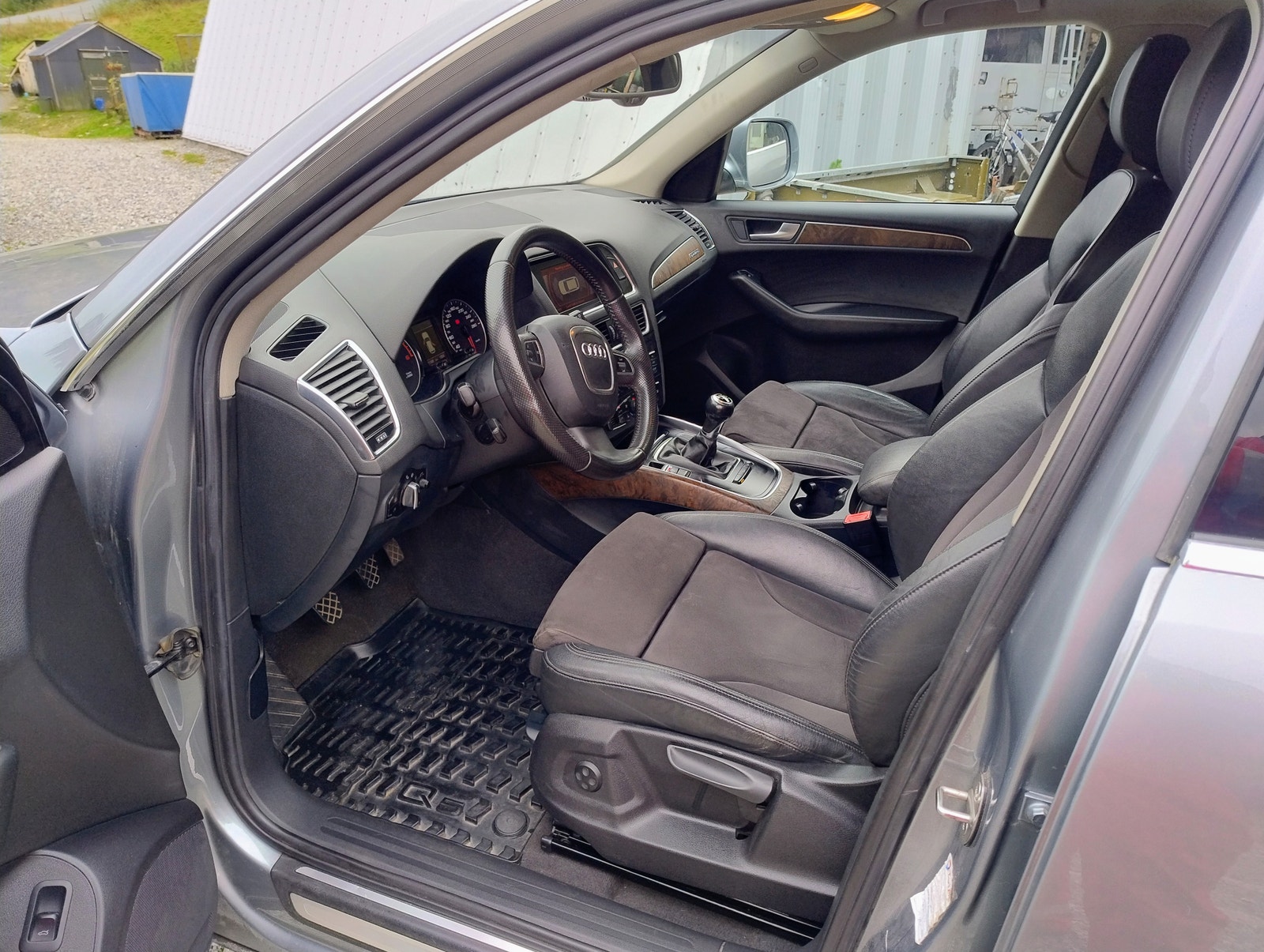 Audi Q5 2.0 TDI DPF quattro Manual, 143hp, 2011