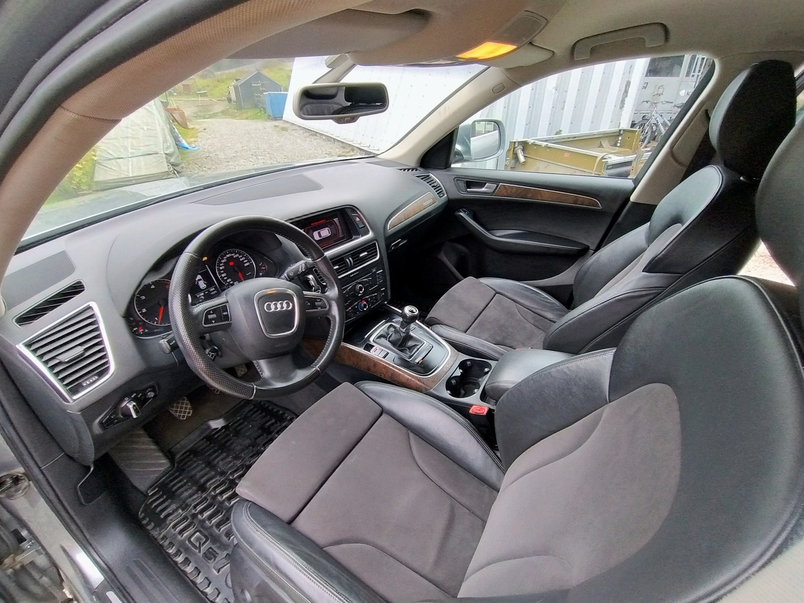 Audi Q5 2.0 TDI DPF quattro Manual, 143hp, 2011