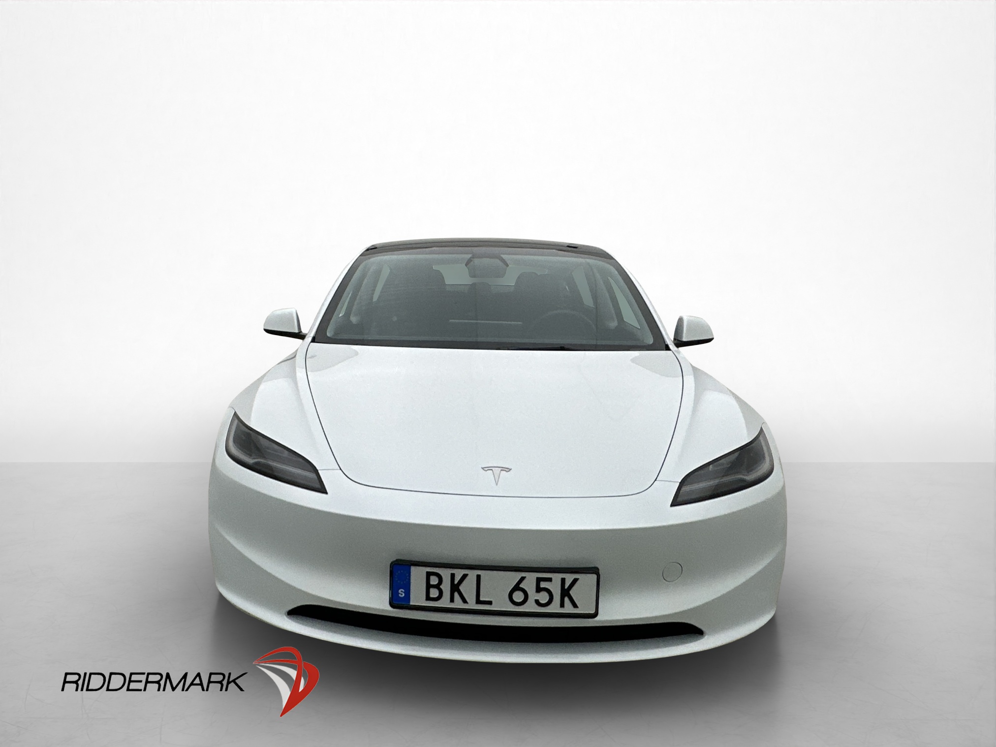 Tesla Model 3 Standard Range, 283hp, 2024