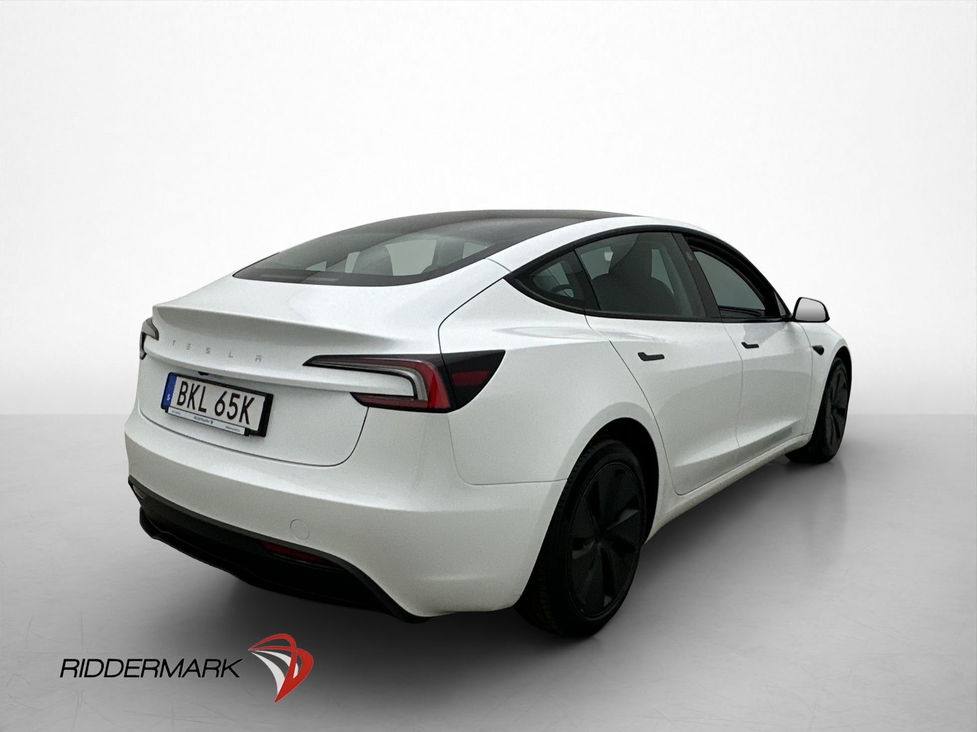 Tesla Model 3 Standard Range, 283hp, 2024