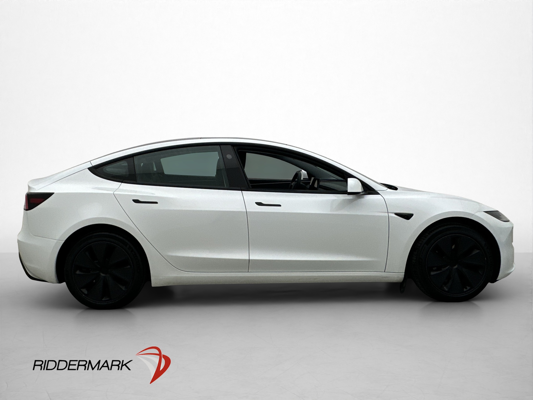 Tesla Model 3 Standard Range, 283hp, 2024