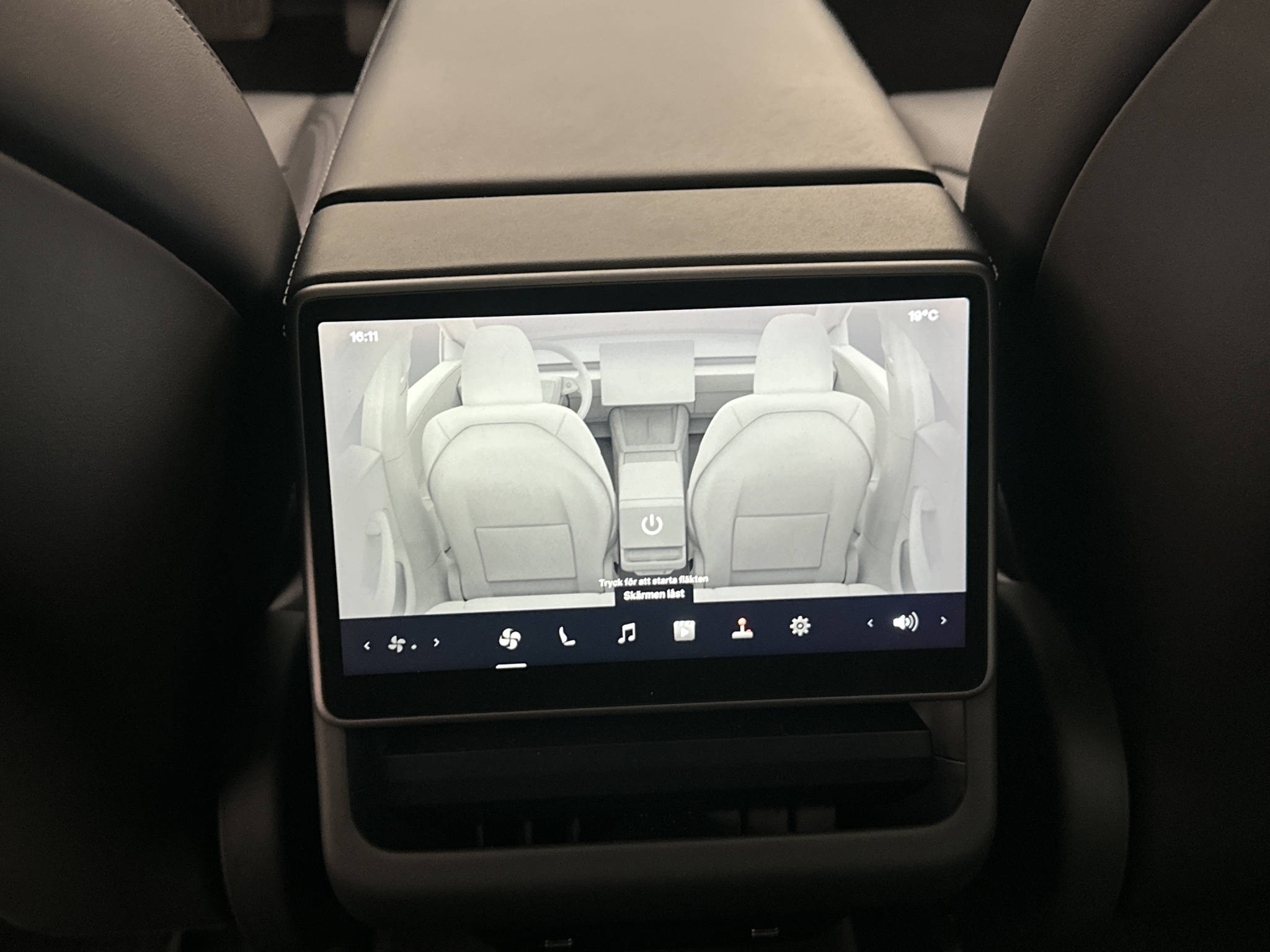 Tesla Model 3 Standard Range, 283hp, 2024