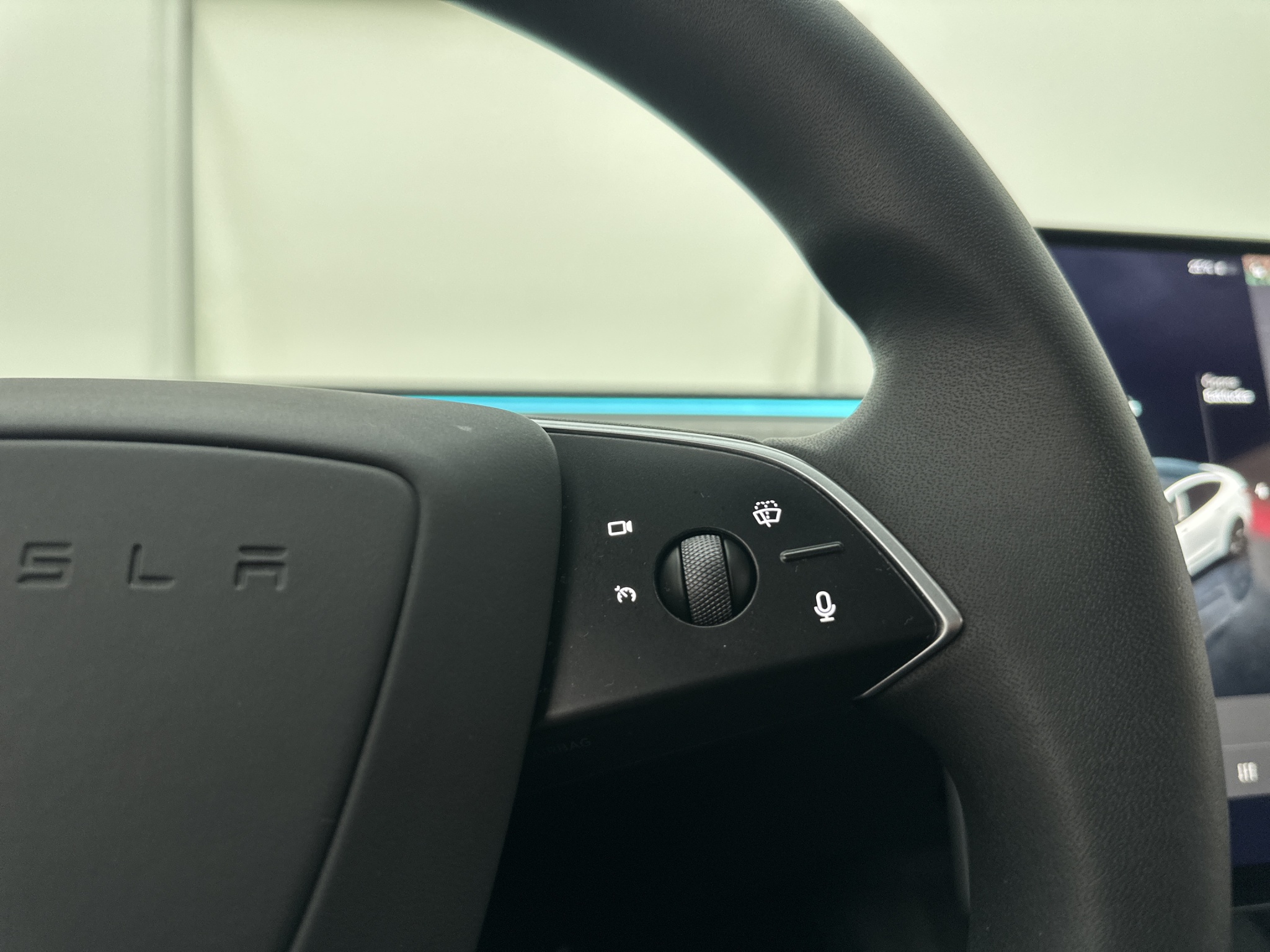 Tesla Model 3 Standard Range, 283hp, 2024