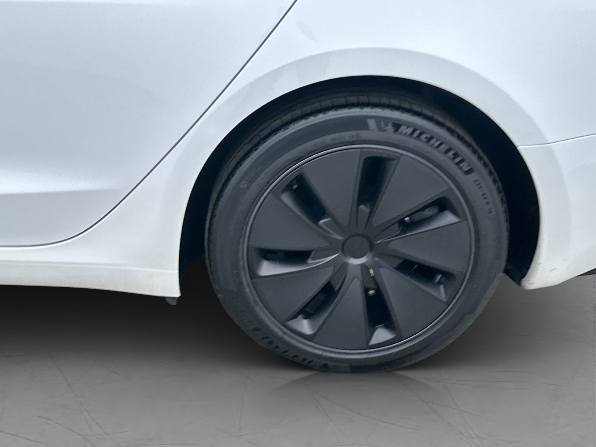 Tesla Model 3 Standard Range, 283hp, 2024