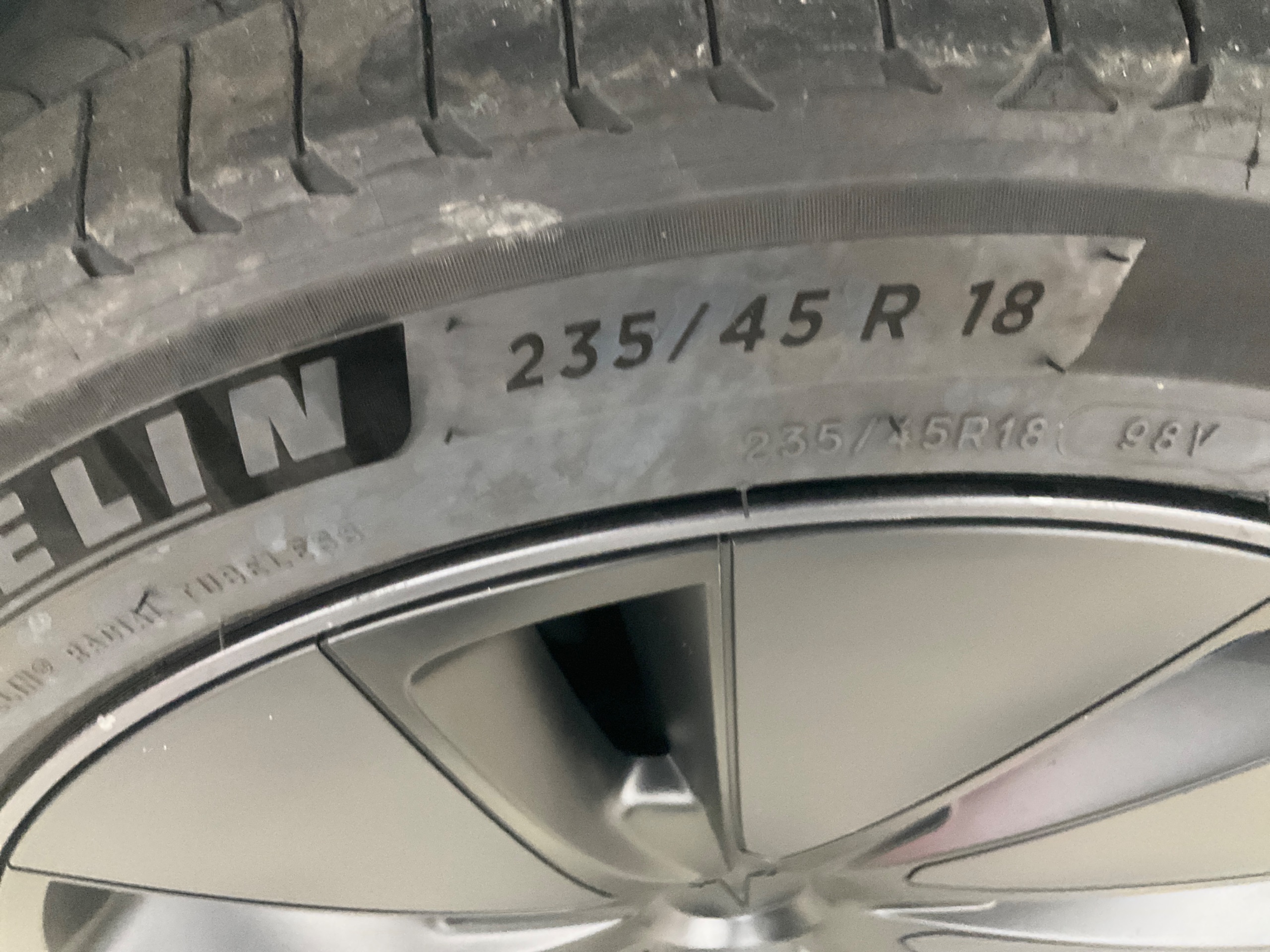 Tesla Model 3 Standard Range, 283hp, 2024