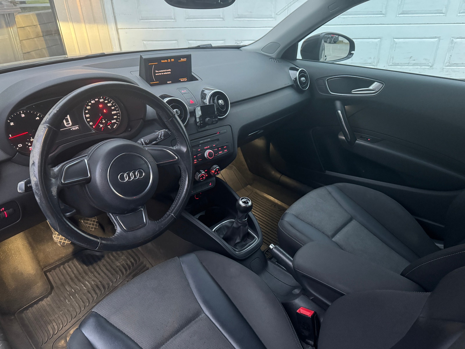 Audi A1 1.6 TDI Manual, 105hp, 2011