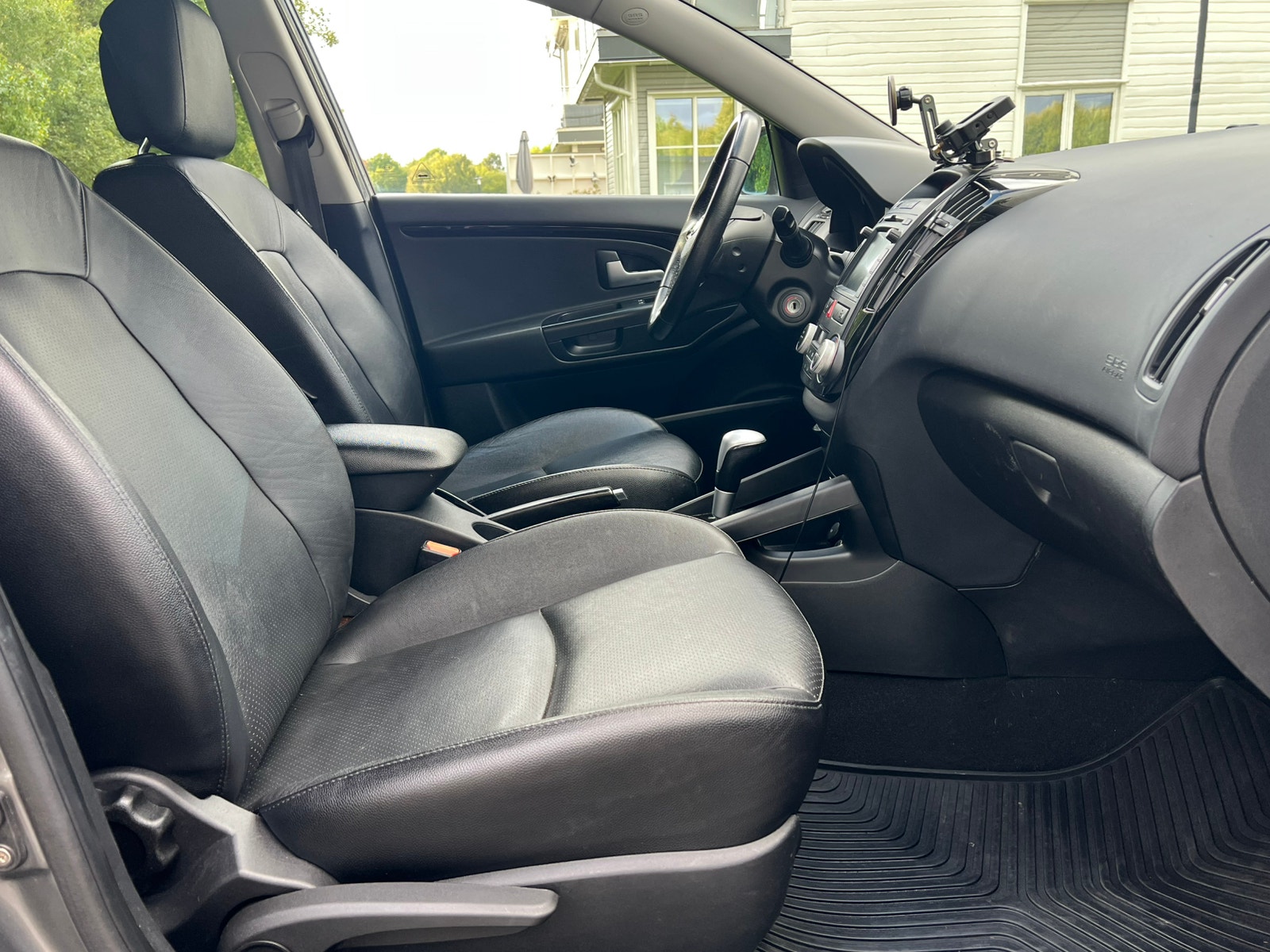 Kia cee'd_sw 1.6 CRDi Automatic, 4-trins, 115ps, 2010