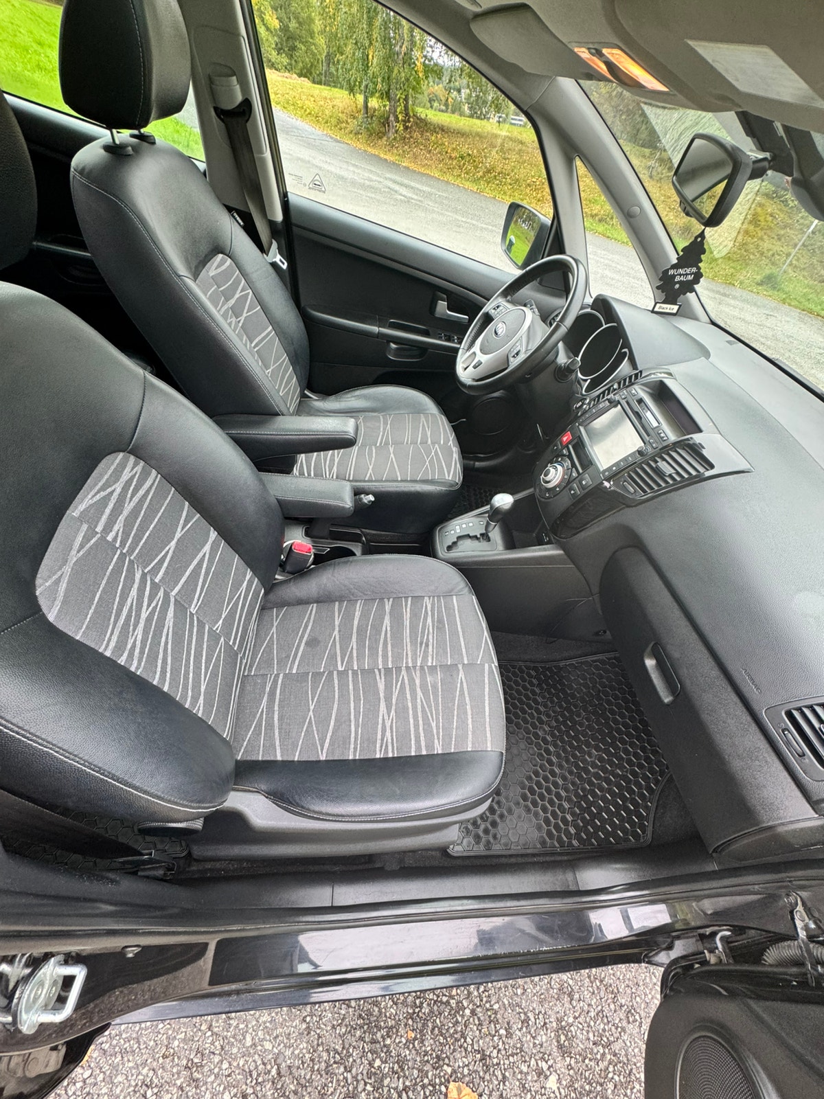 Kia Venga 1.6 CVVT Automatic, 4-trins, 125ps, 2014
