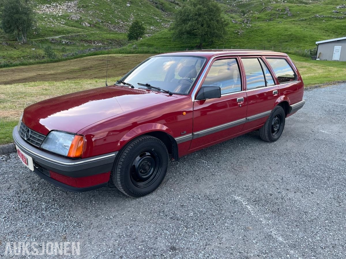 Opel Rekord 5-door Caravan 2.0 S Manual, 101hp, 1986