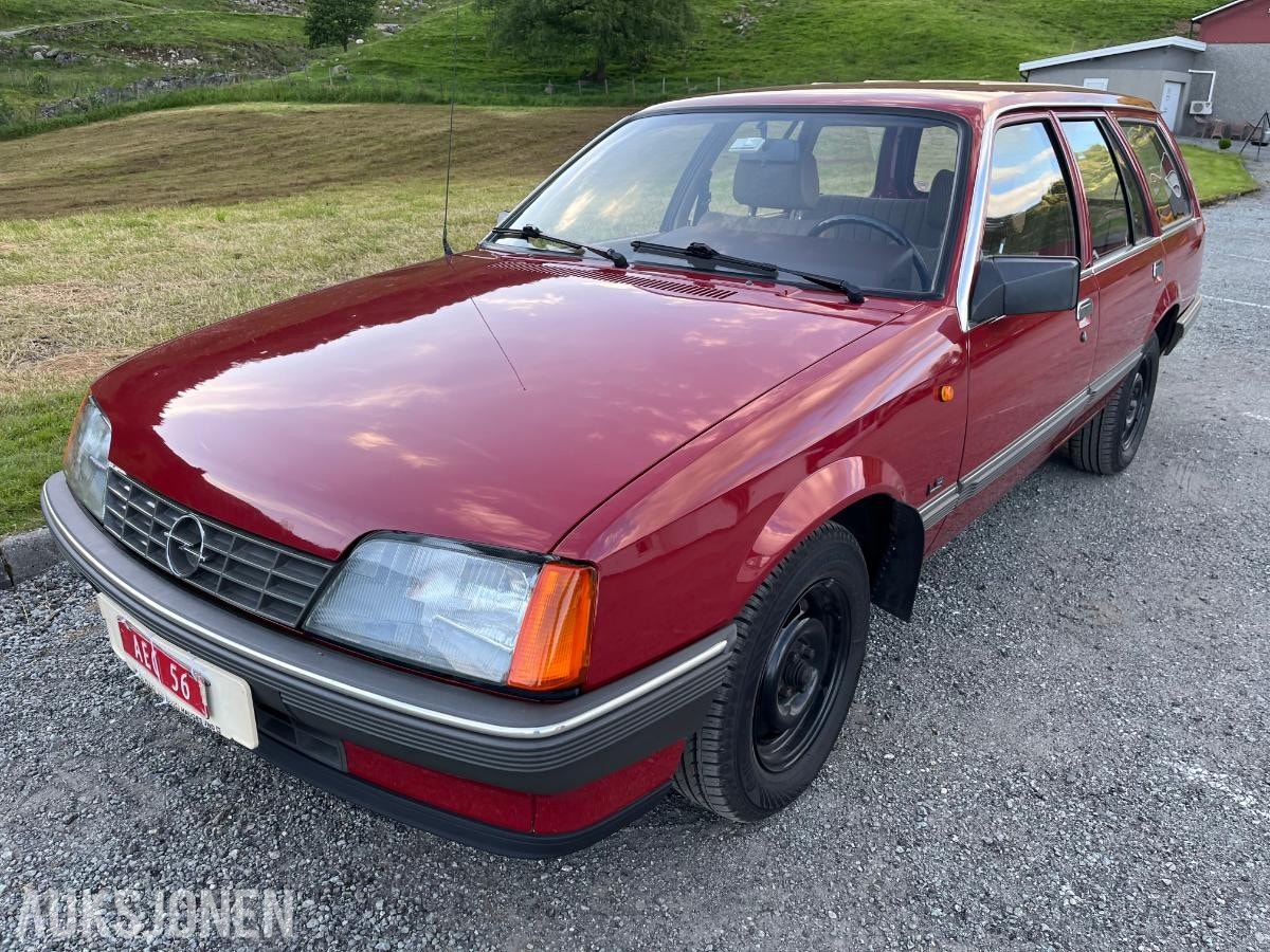 Opel Rekord 5-door Caravan 2.0 S Manual, 101hp, 1986