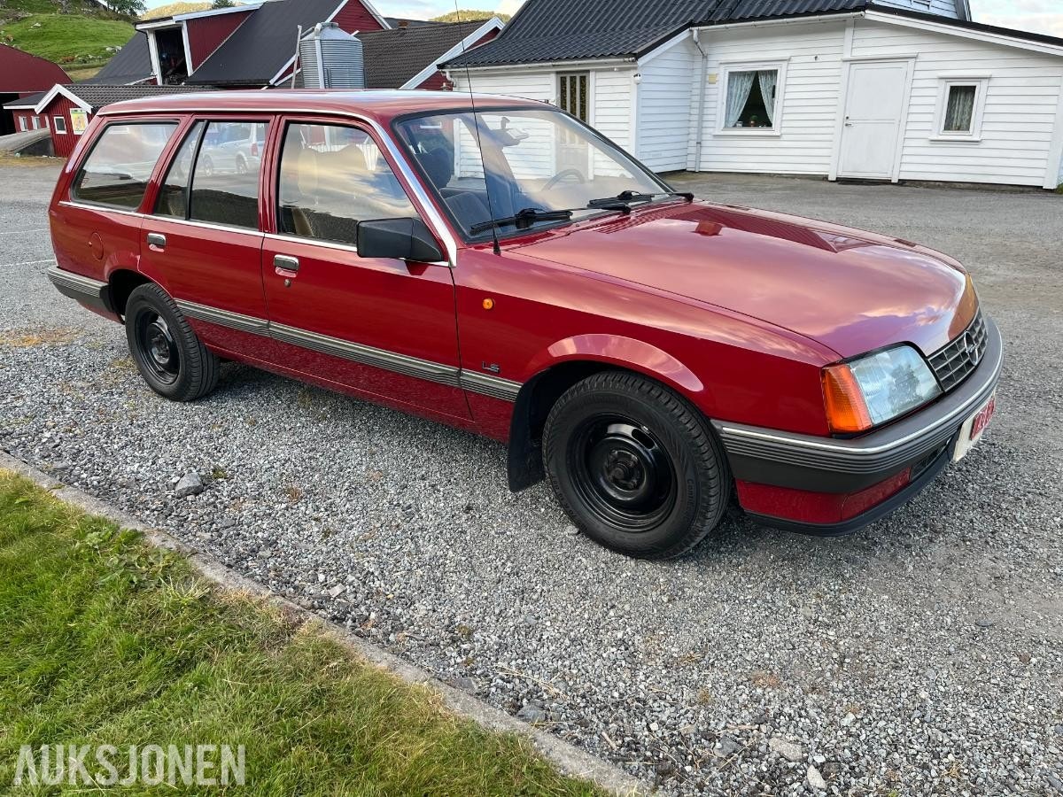 Opel Rekord 5-door Caravan 2.0 S Manual, 101hp, 1986