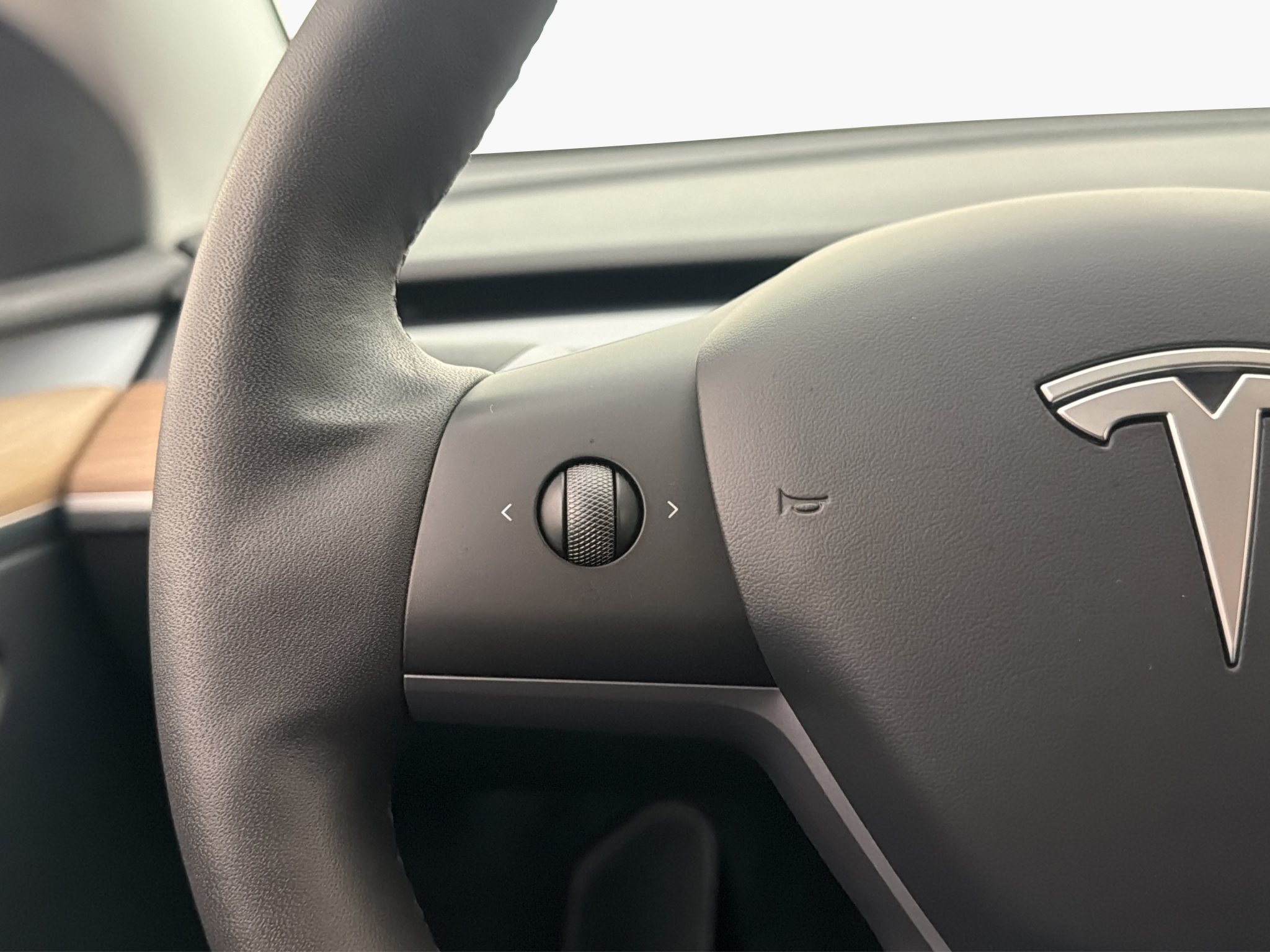 Tesla Model Y Long Range AWD, 514ps, 2023
