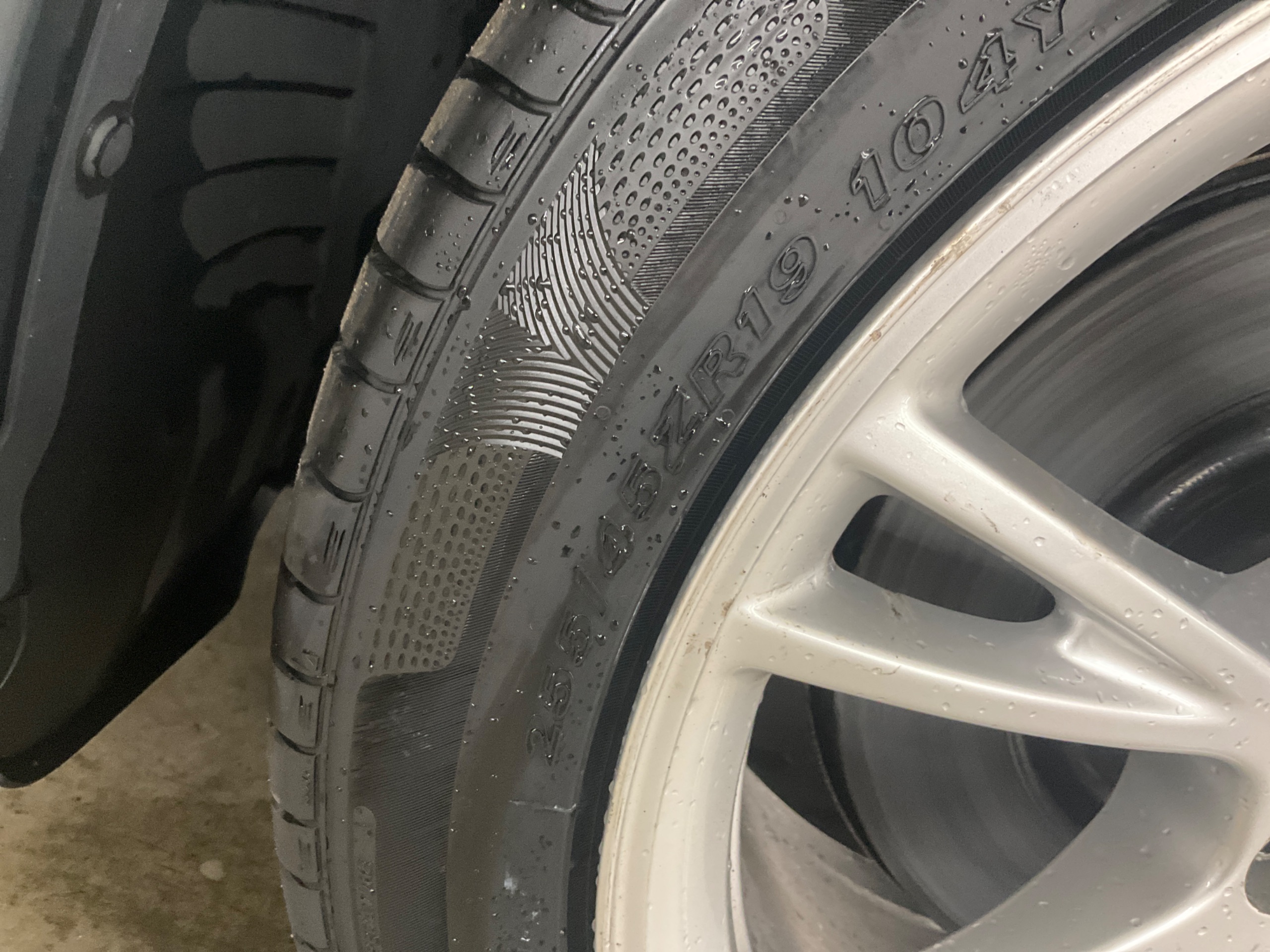 Tesla Model Y Long Range AWD, 514ps, 2023