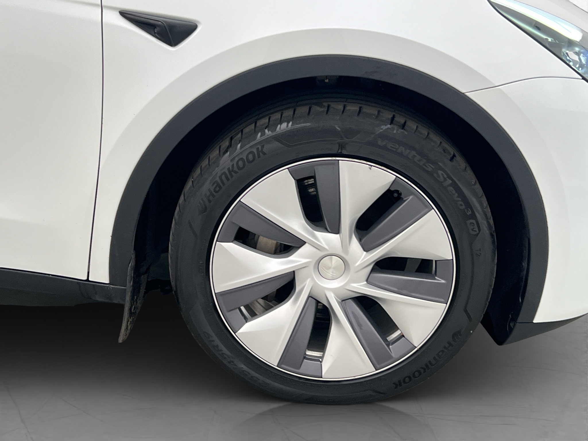 Tesla Model Y Long Range AWD, 514ps, 2024