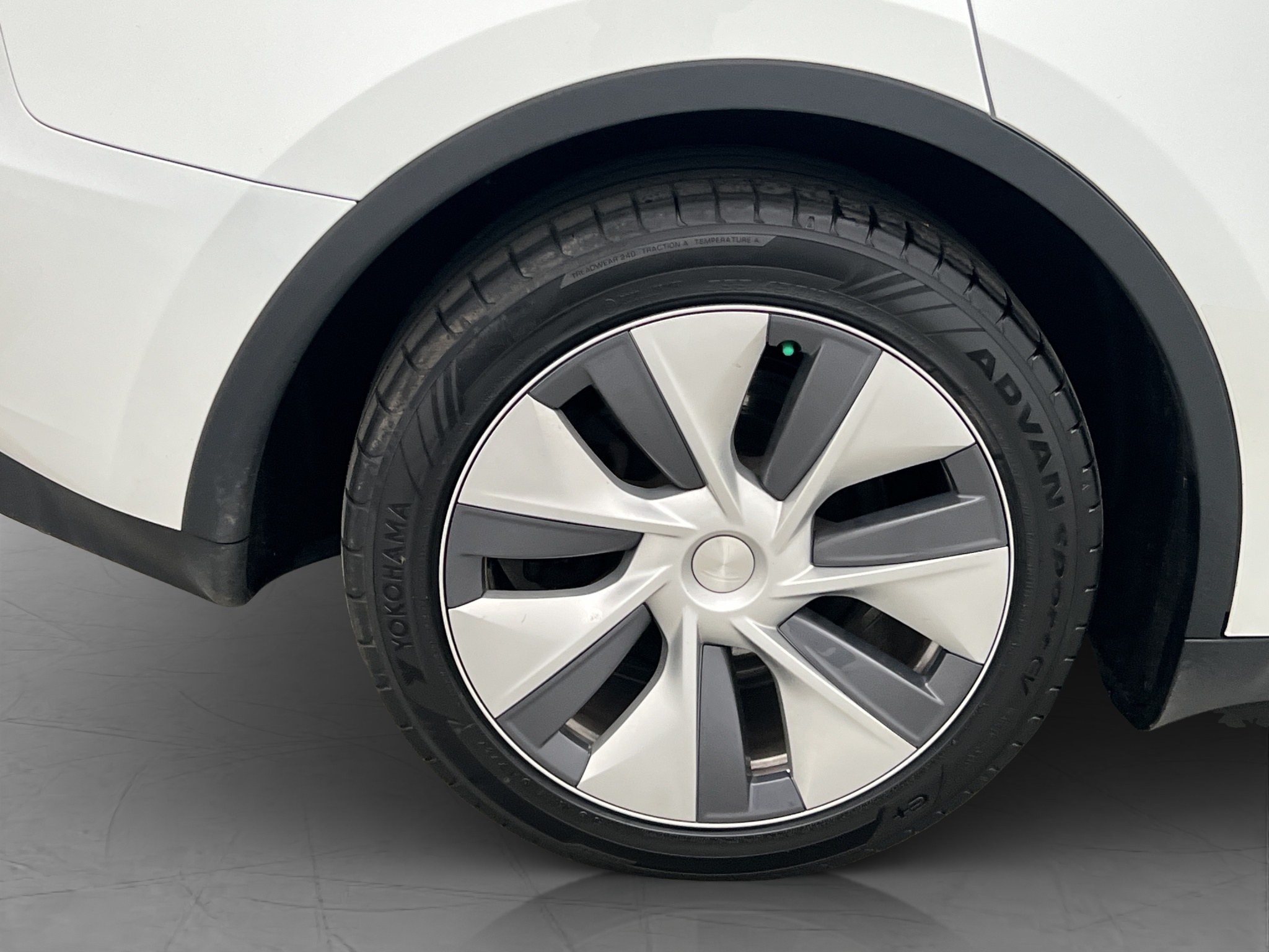 Tesla Model Y Long Range AWD, 514ps, 2024