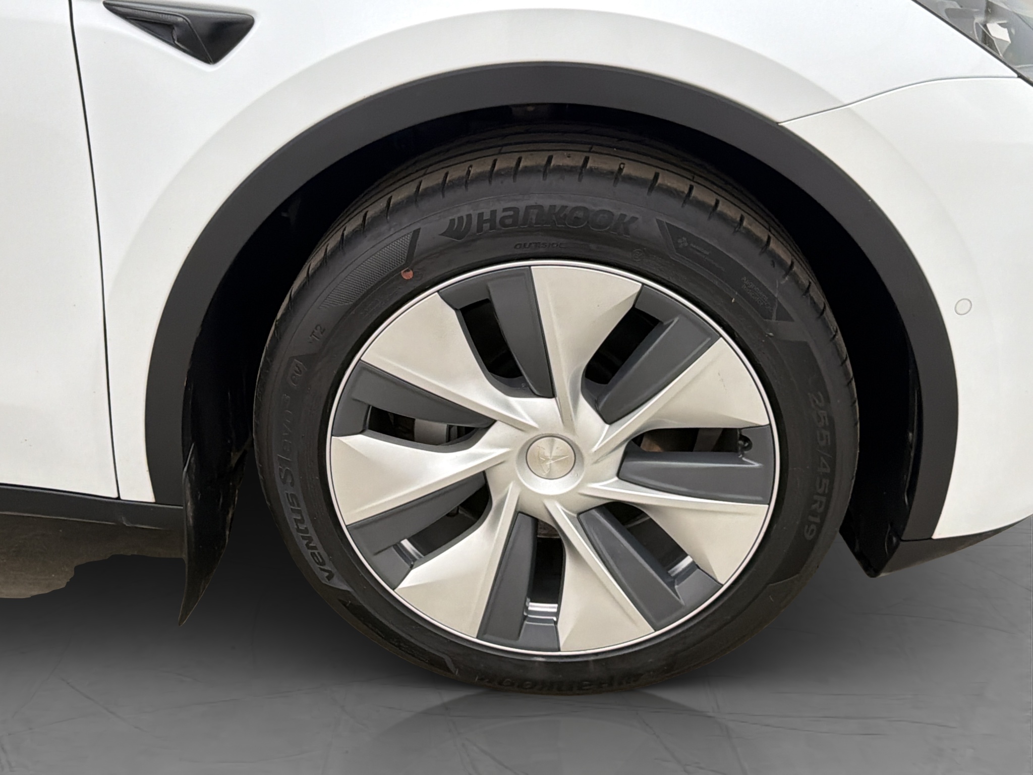 Tesla Model Y Long Range AWD, 514ps, 2023