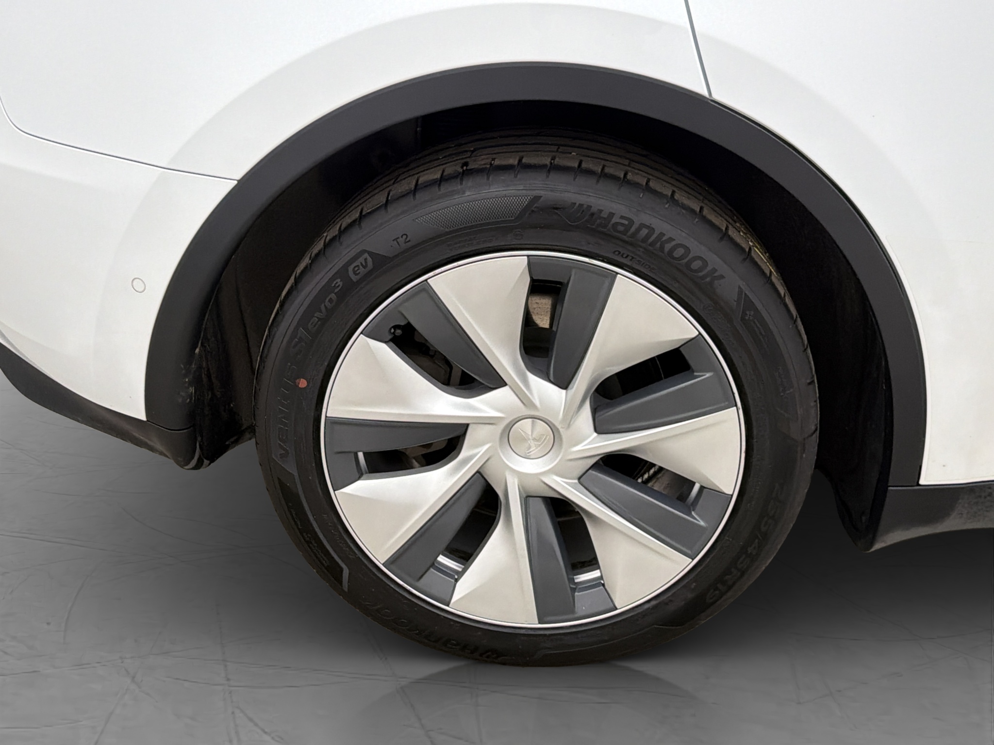 Tesla Model Y Long Range AWD, 514ps, 2023