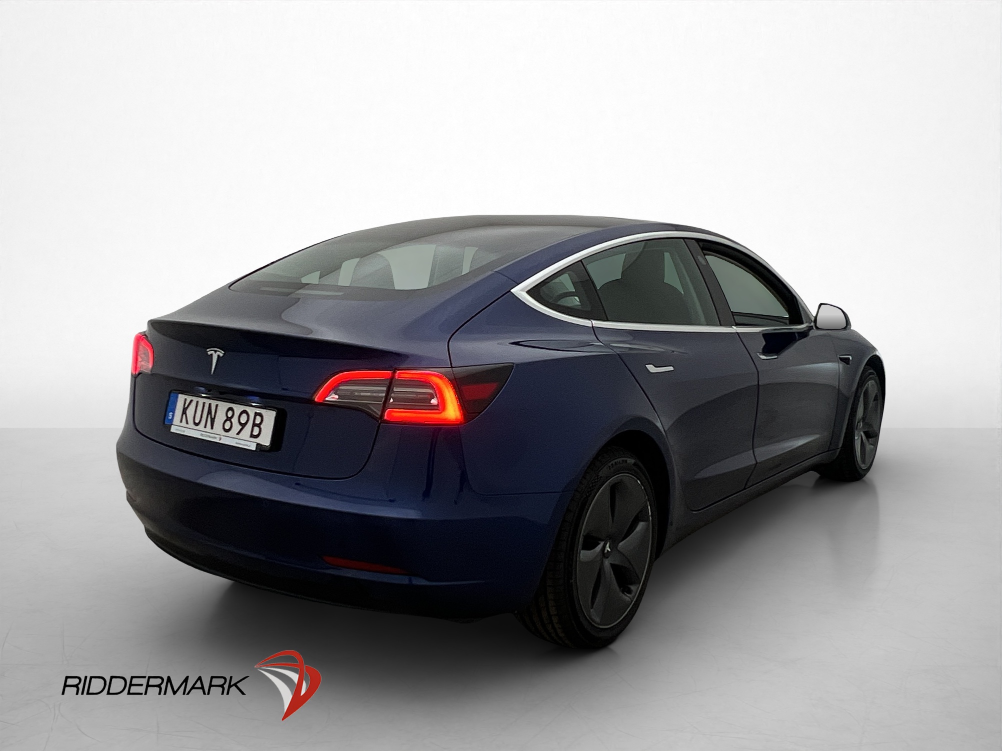 Tesla Model 3 Standard Range Plus, 325hp, 2020