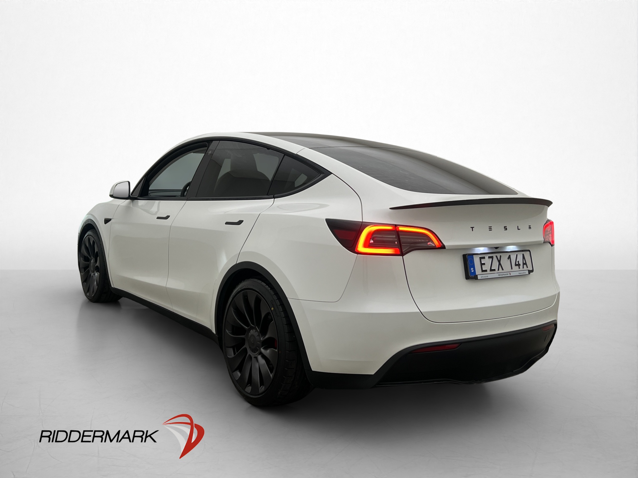 Tesla Model Y Performance, 534ps, 2024
