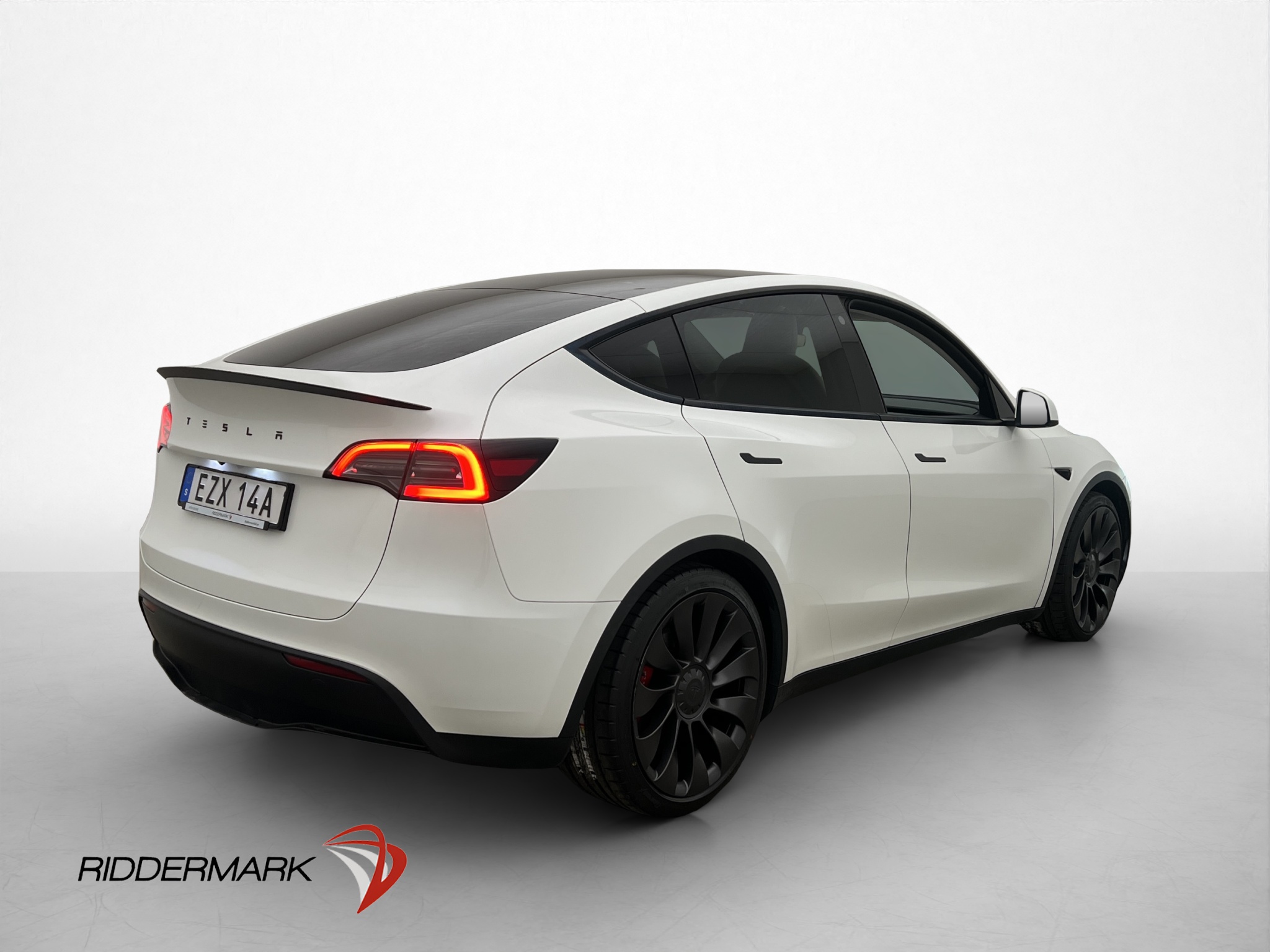 Tesla Model Y Performance, 534ps, 2024