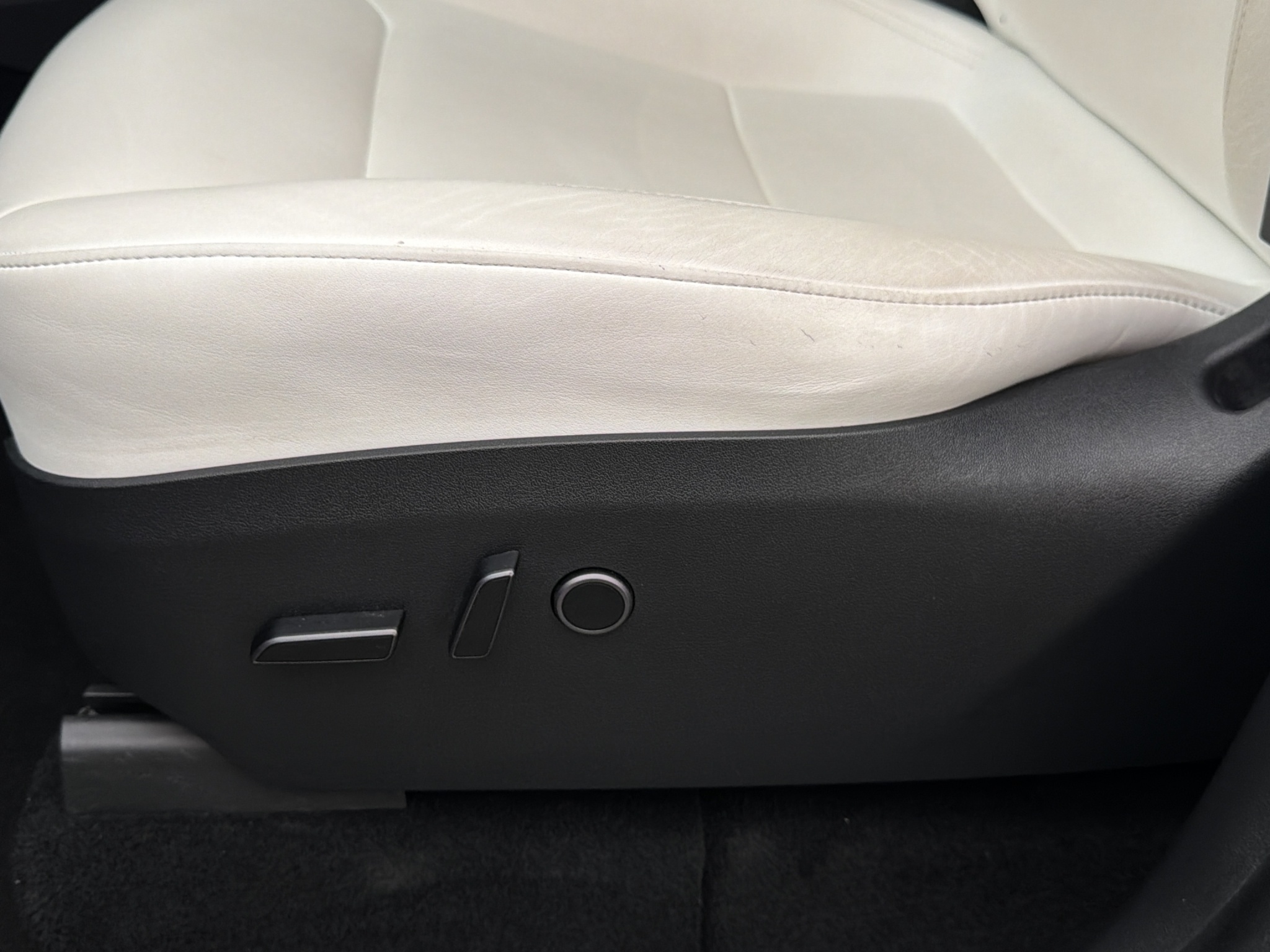 Tesla Model Y Long Range AWD, 514hk, 2024