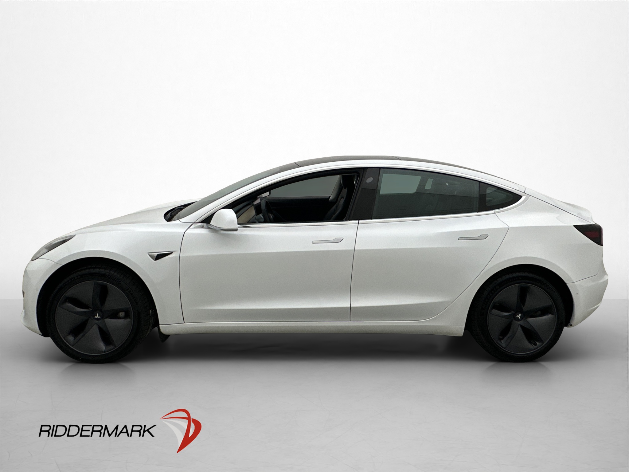 Tesla Model 3 Standard Range Plus, 325hp, 2020