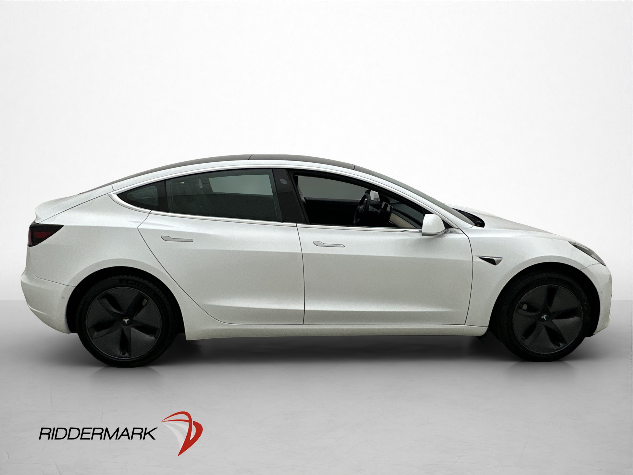 Tesla Model 3 Standard Range Plus, 325hp, 2020
