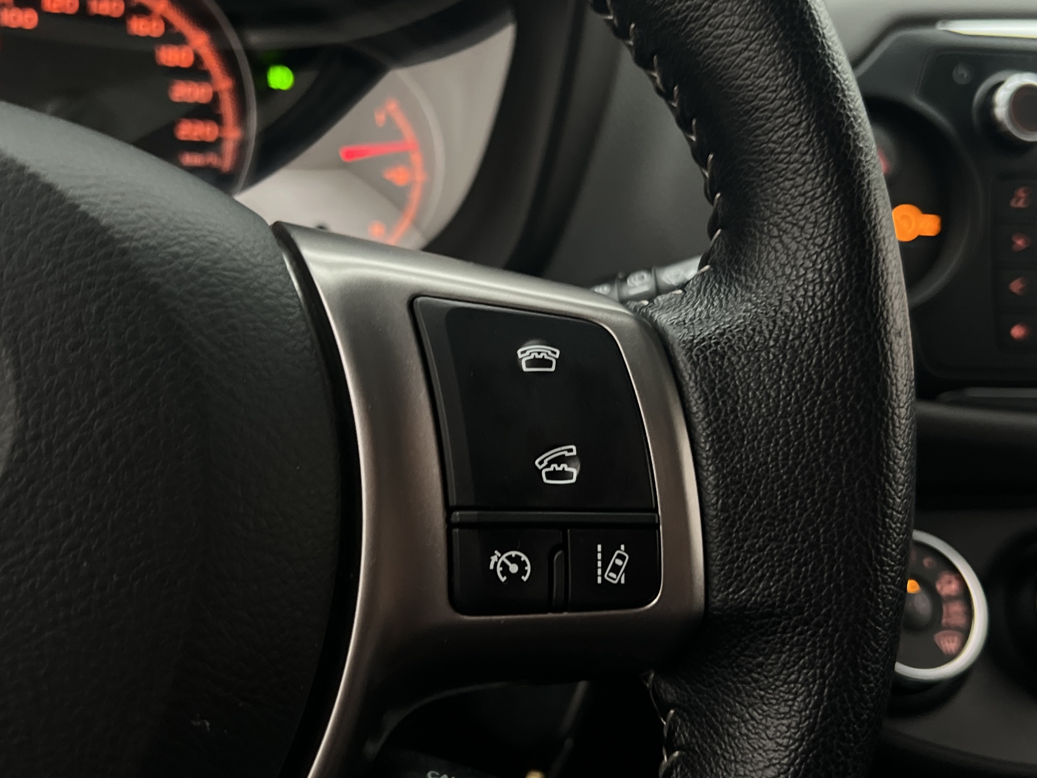 Toyota Yaris 5-dørs 1.33 Dual VVT-i Manuell, 6-trinn, 99hk, 2015