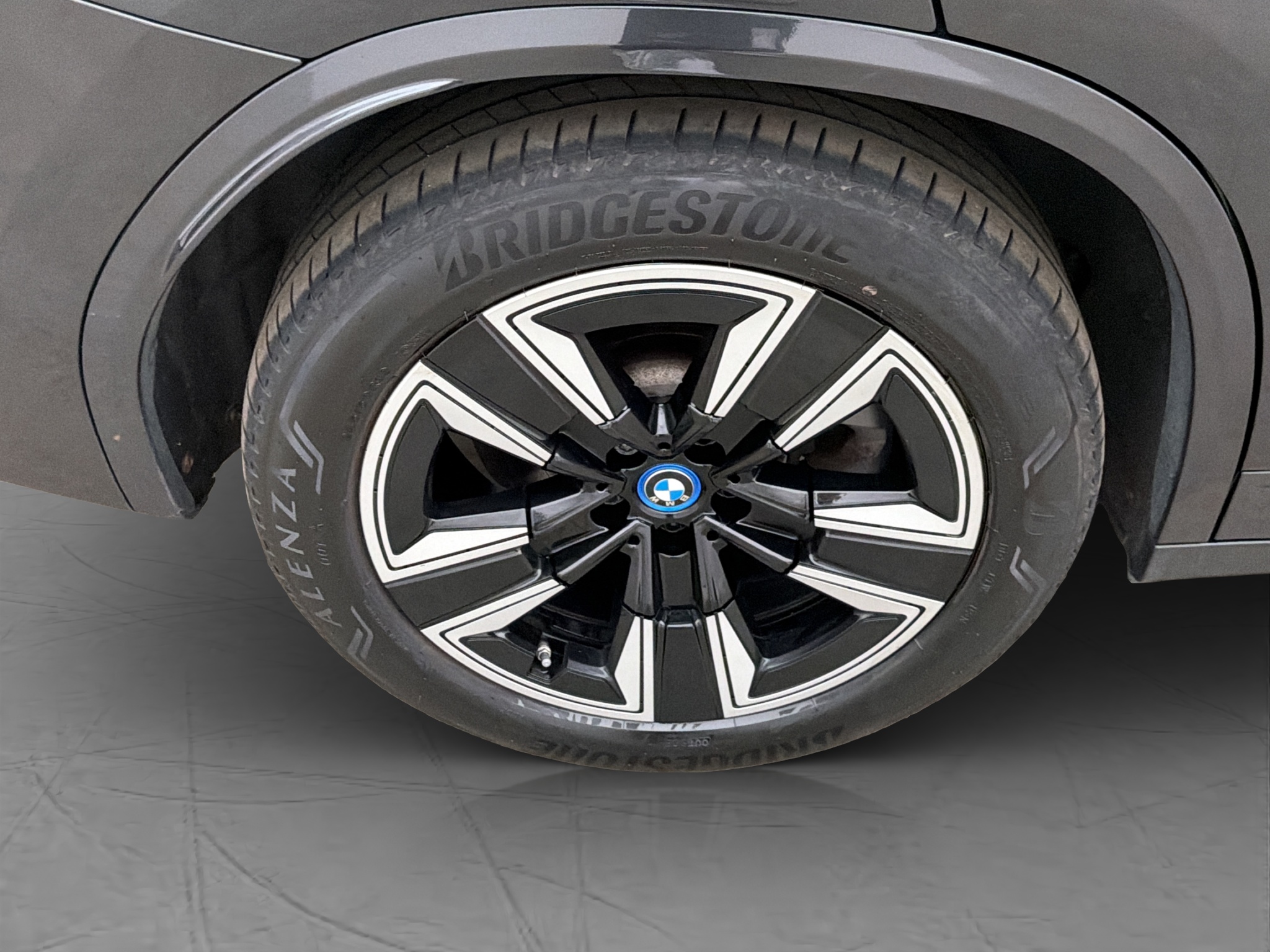 BMW iX3, 286hp, 2023