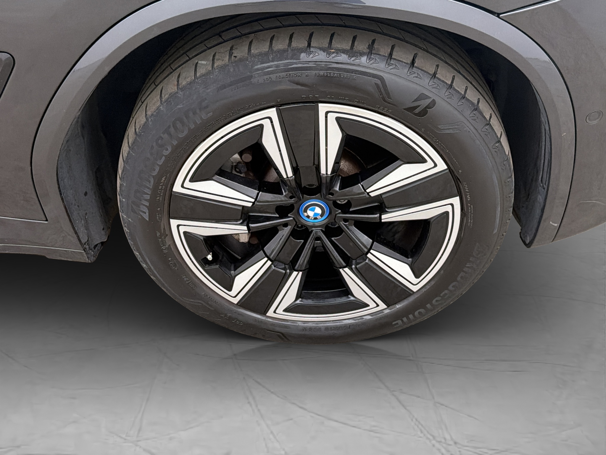 BMW iX3, 286hp, 2023